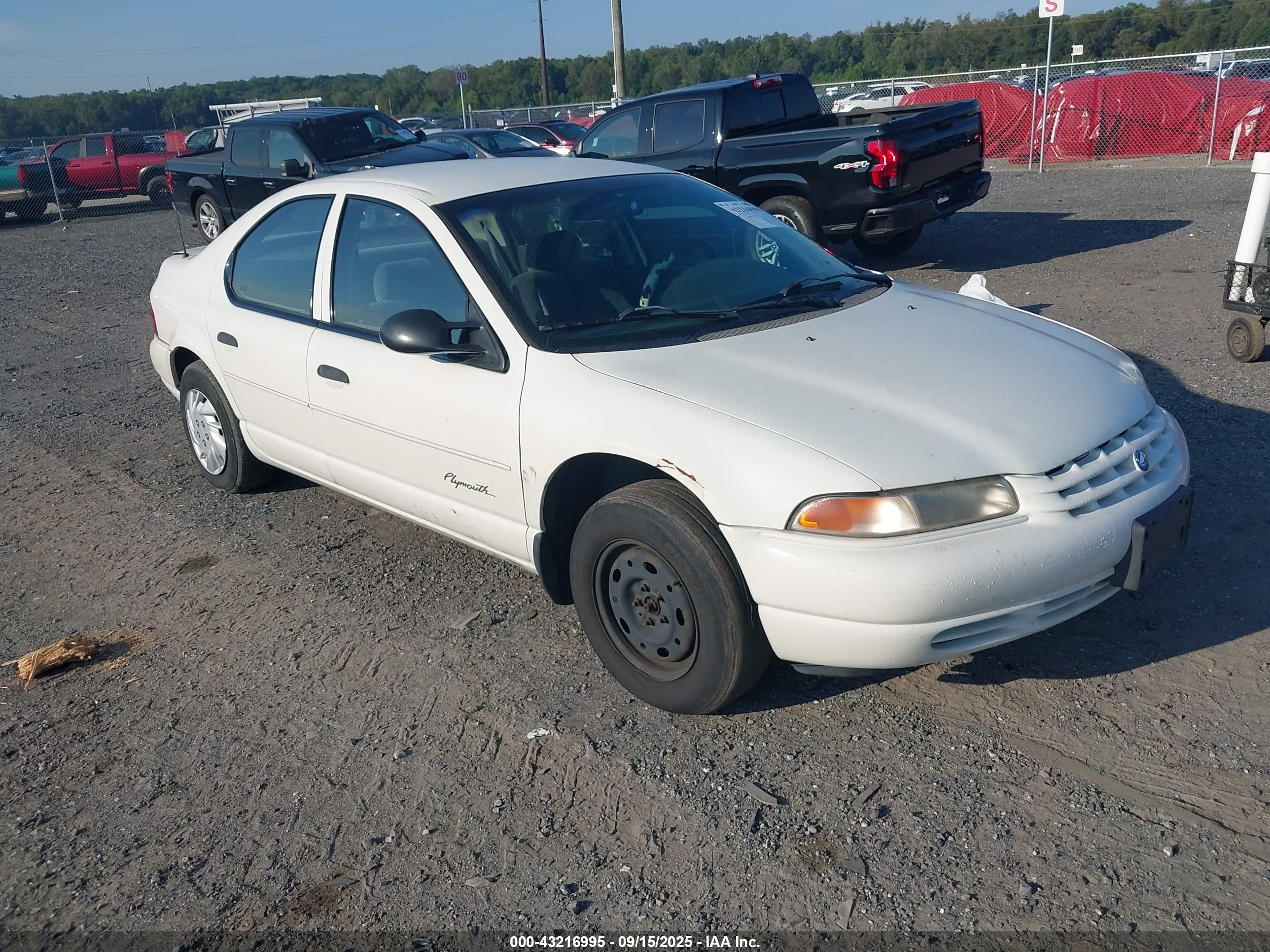 2000 Plymouth Breeze, VIN 1P3EJ46X6YN135061 — Зад