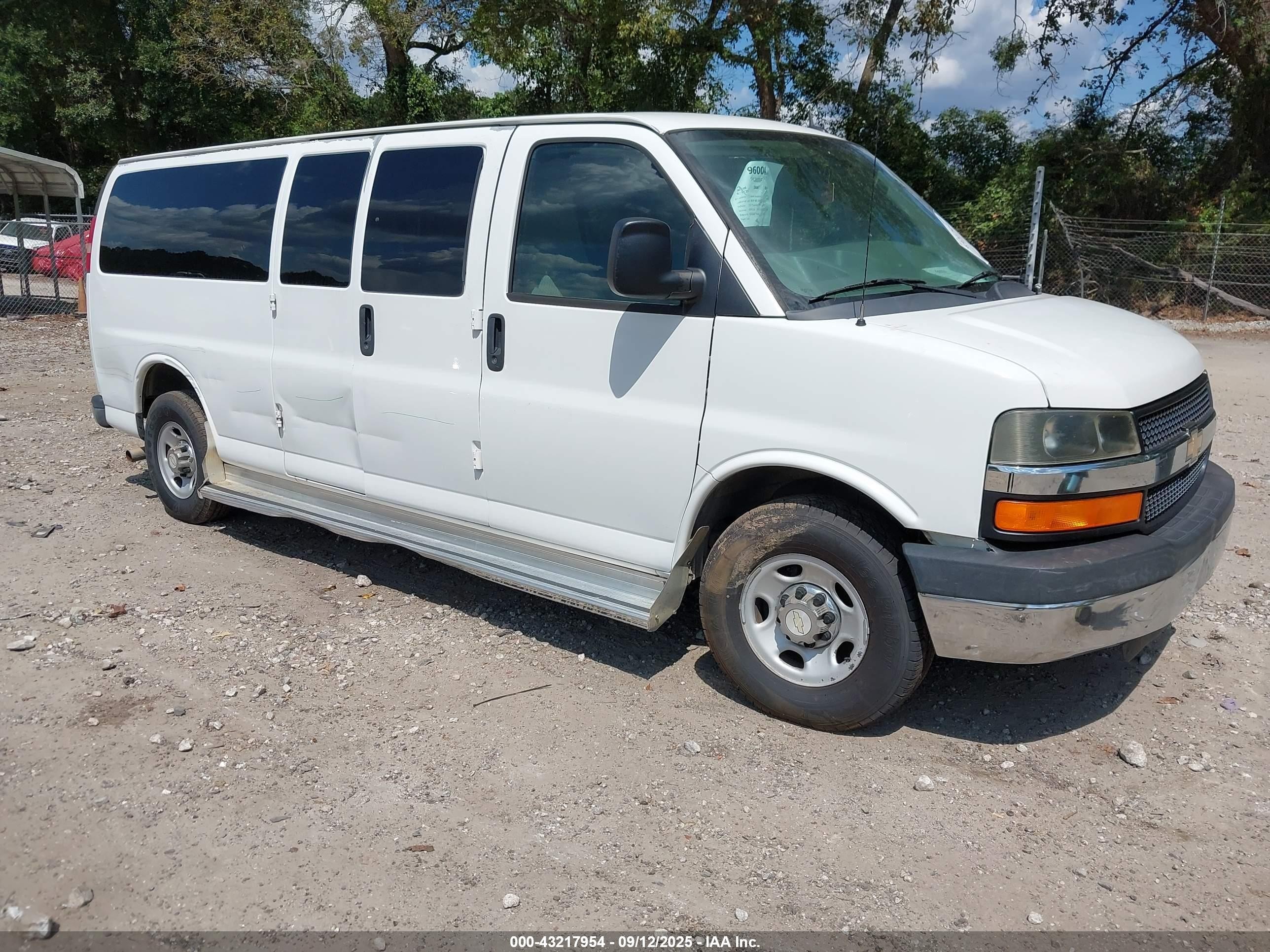 2014 Chevrolet Express Passenger LT, VIN 1GAZG1FG2E1107798 — Theft recovery