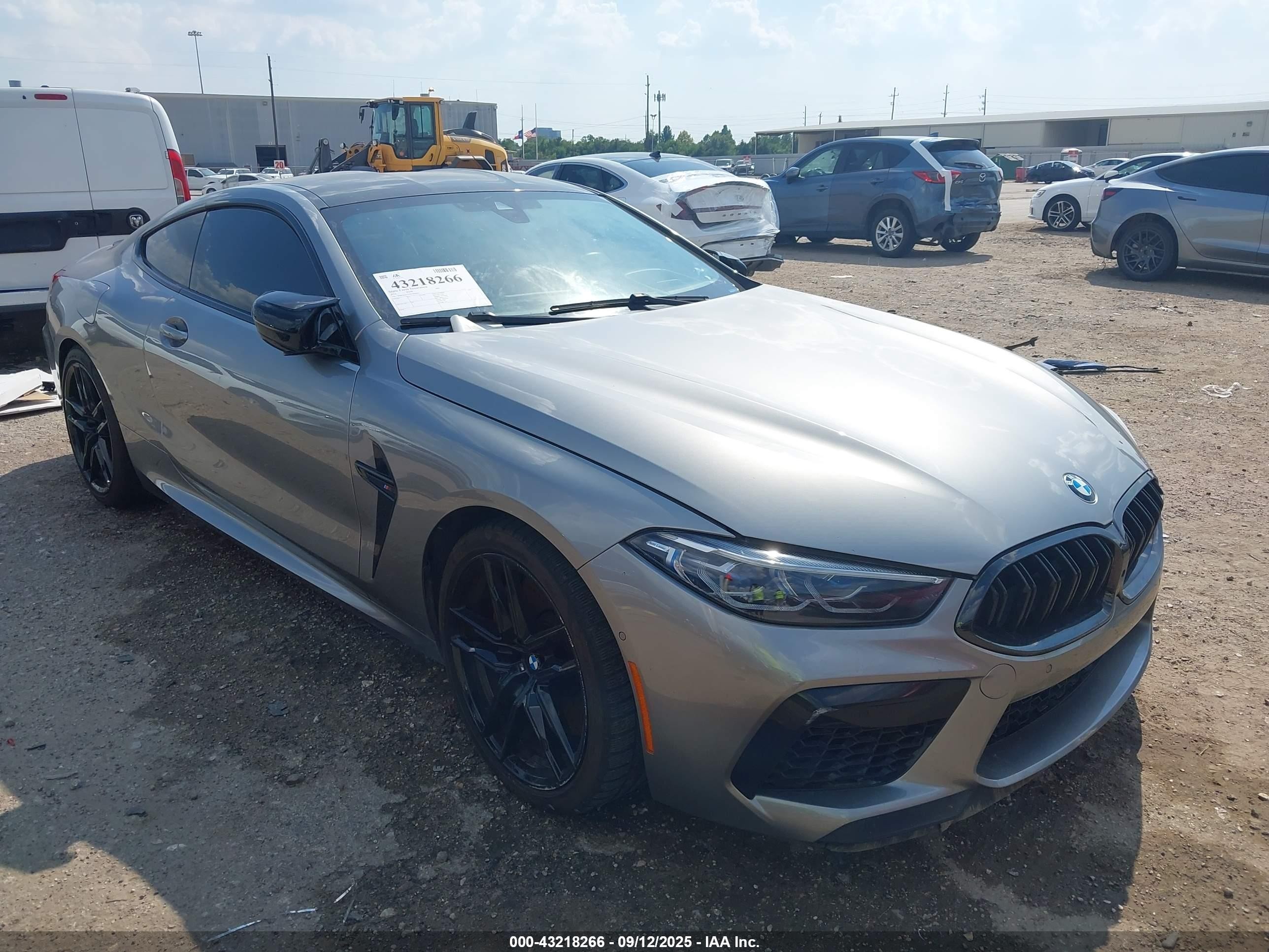 2022 BMW M8 Competition, VIN WBSAE0C01NCH36044 — После угона
