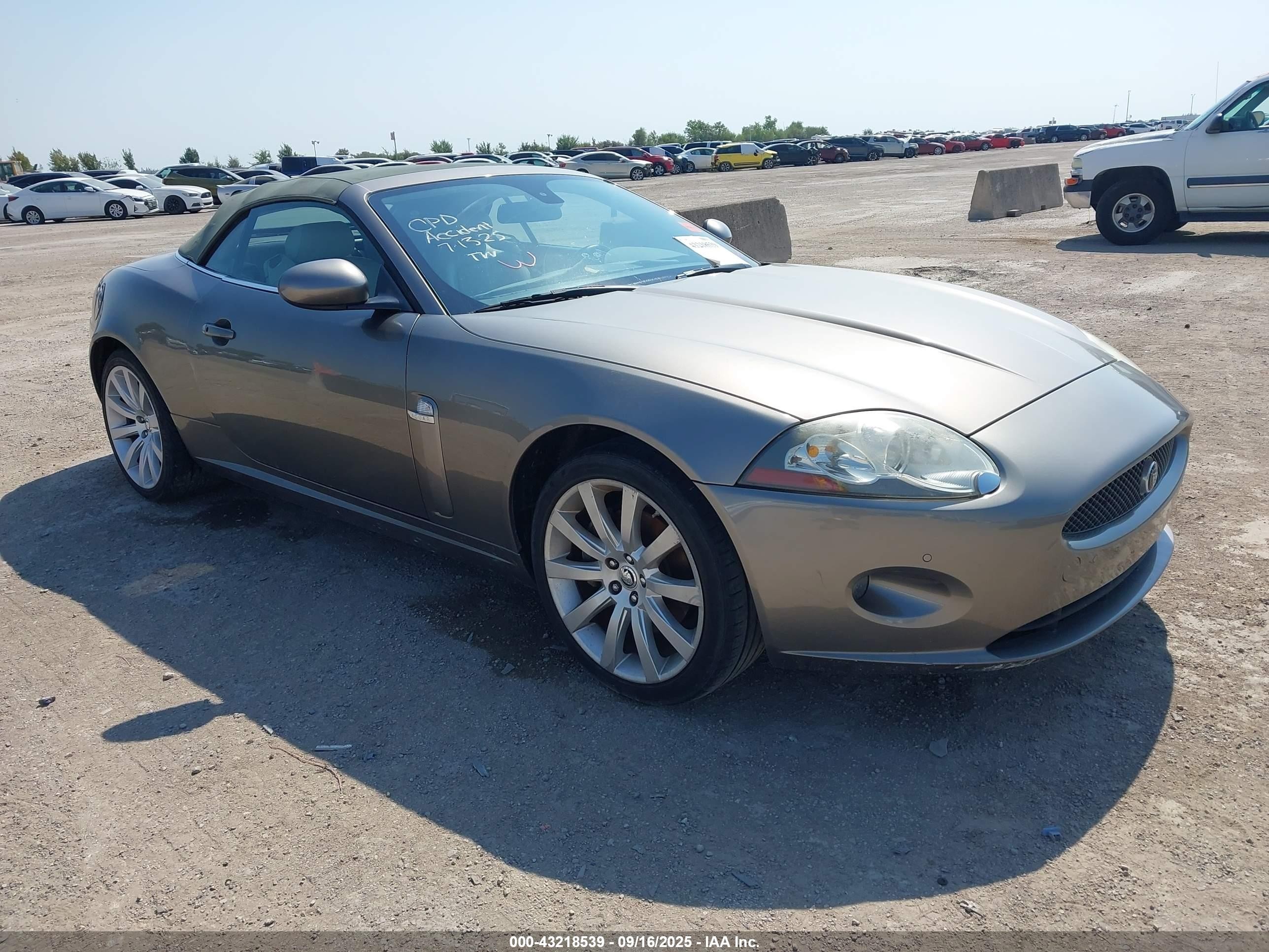 2009 Jaguar XK, VIN SAJWA44B495B29003 — Side