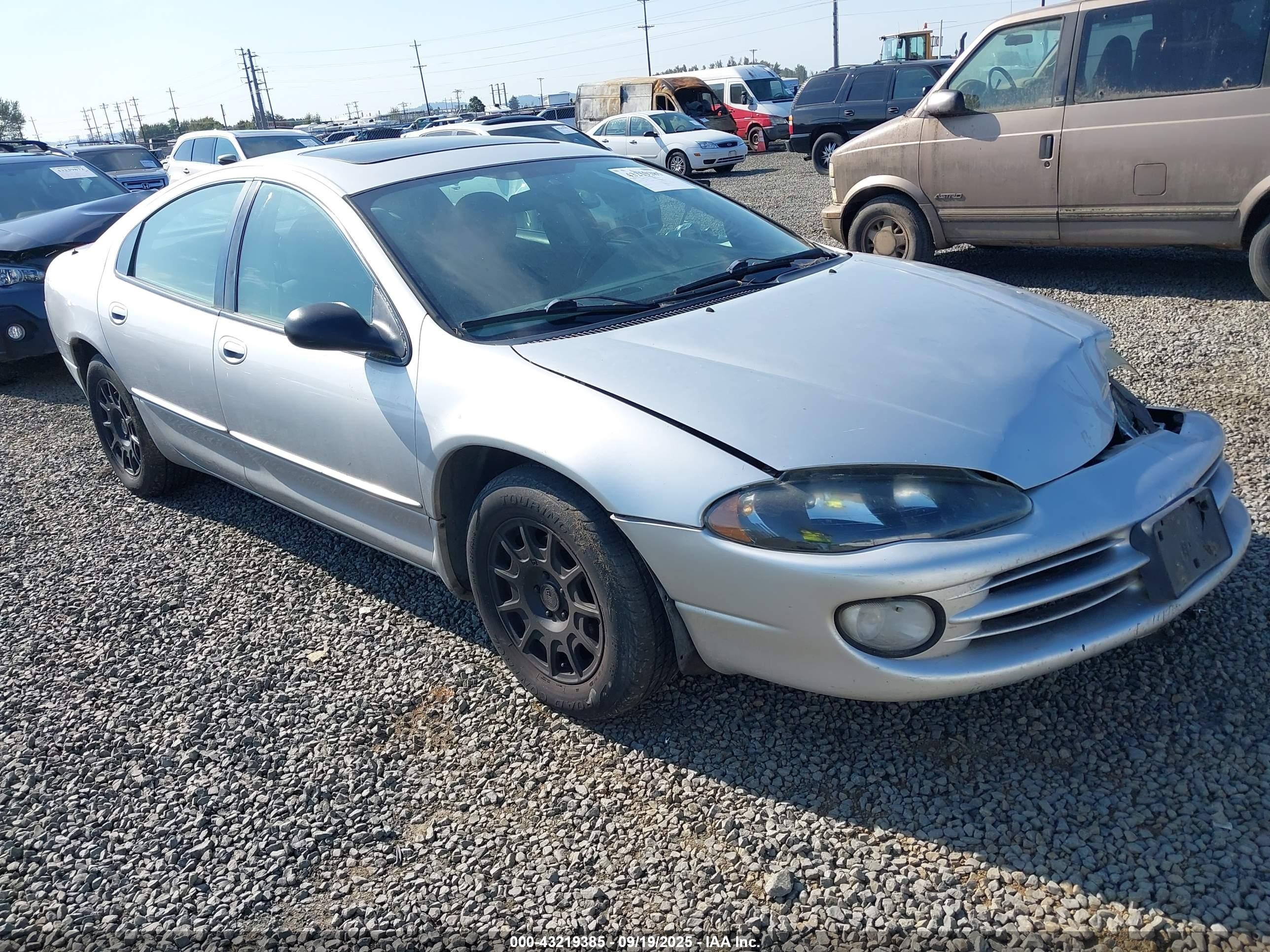 2003 Dodge Intrepid ES, VIN 2B3AD56G33H572370 — Перед