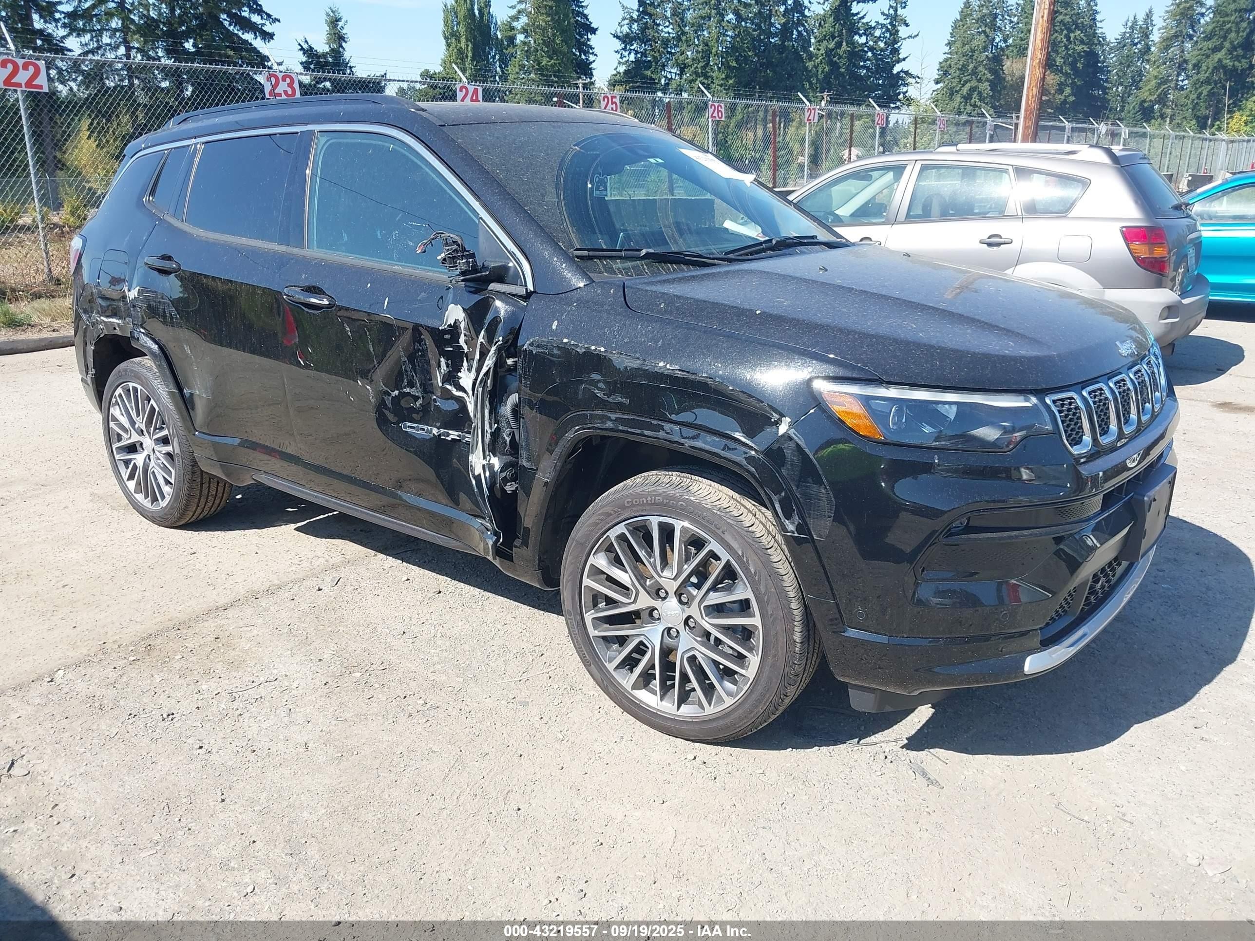 2023 Jeep Compass Limited, VIN 3C4NJDCN5PT554472 — Side