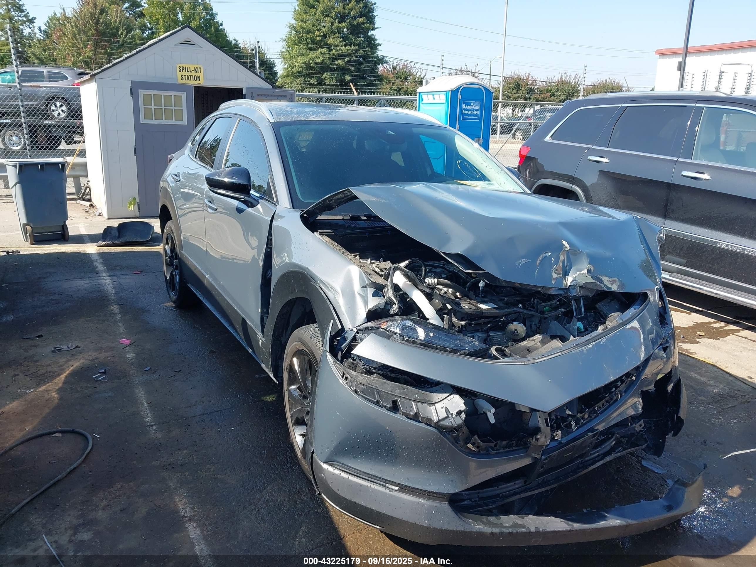 2022 Mazda CX-30 S Preferred, VIN 3MVDMBCL4NM449207 — Front end