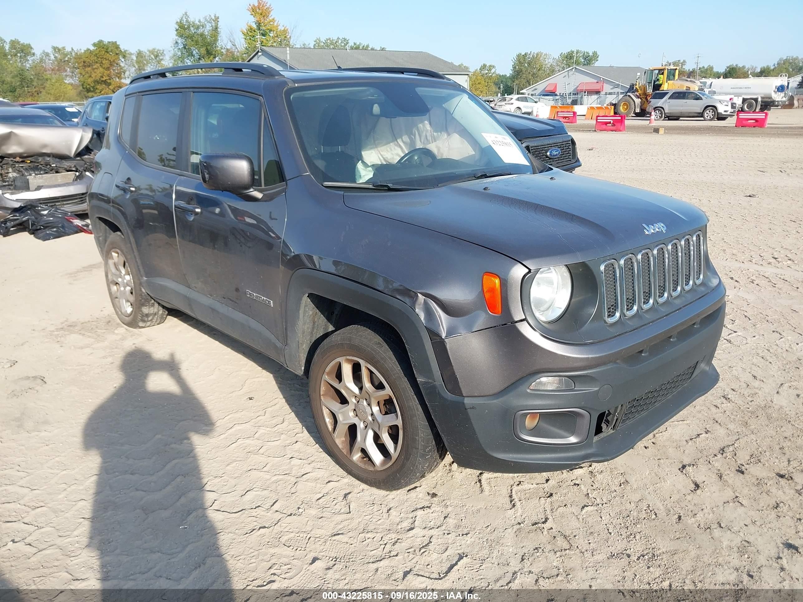 2017 Jeep Renegade Altitude, VIN ZACCJBBB9HPE85474 — Side