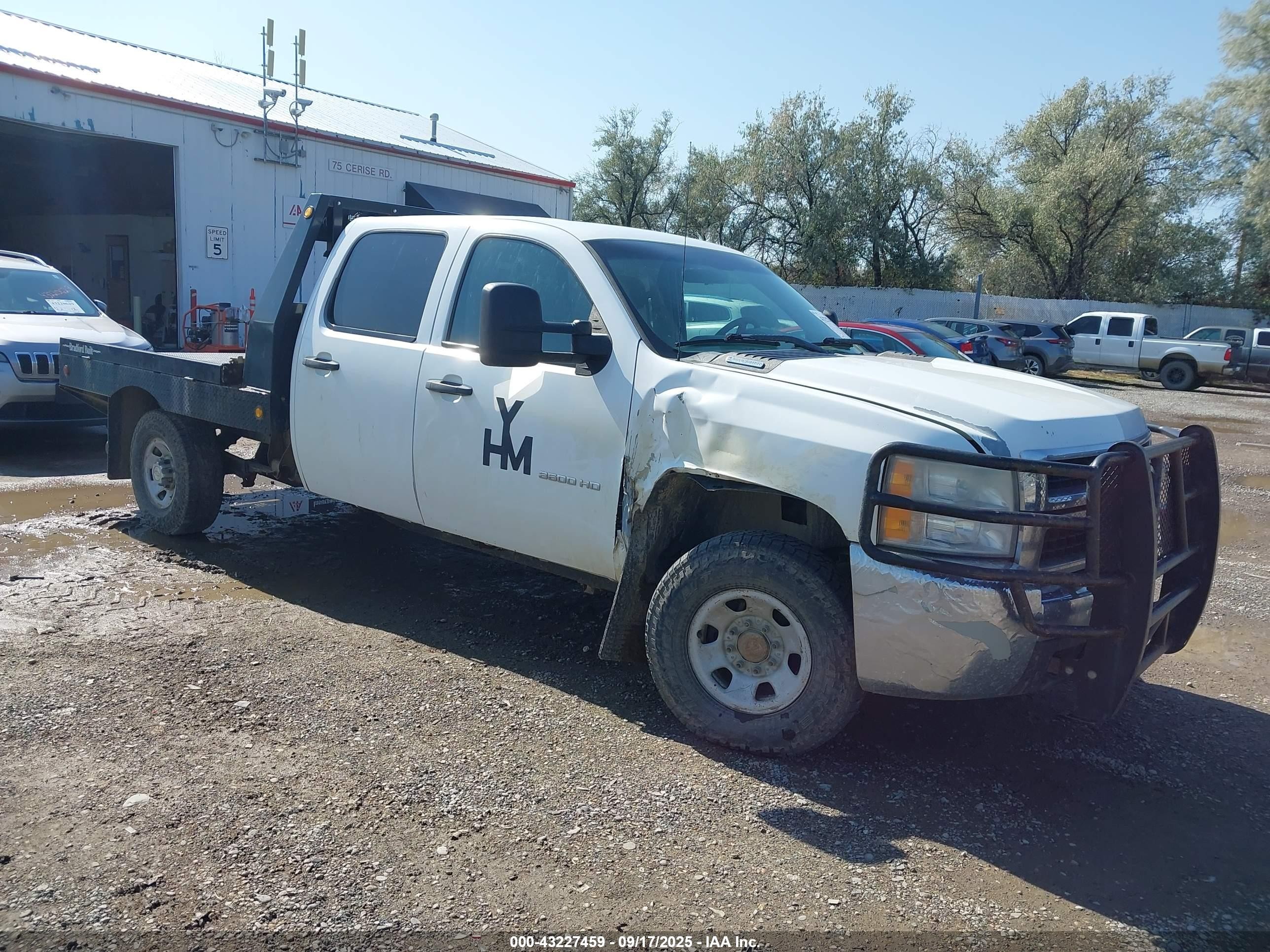 2010 Chevrolet Silverado 3500HD SRW Work Truck, VIN 1GC4KZB67AF104260 — Front end