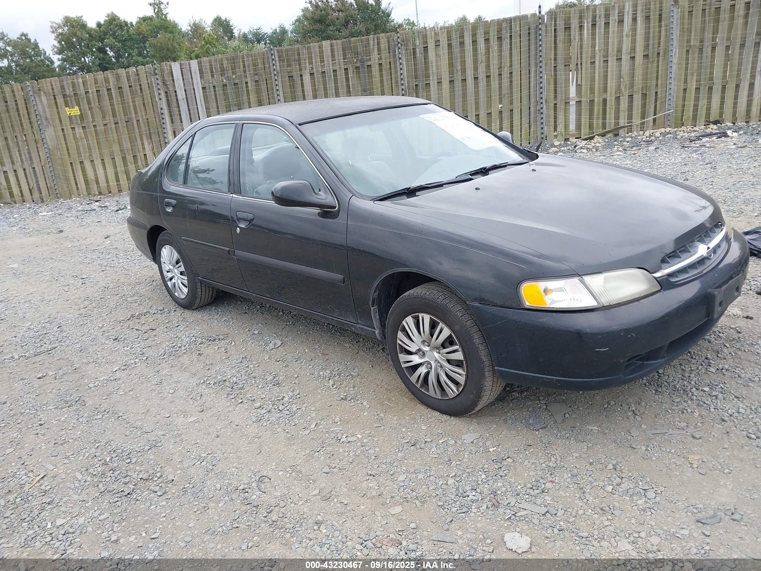 1999 Nissan Altima XE, VIN 1N4DL01D9XC109999 — Side