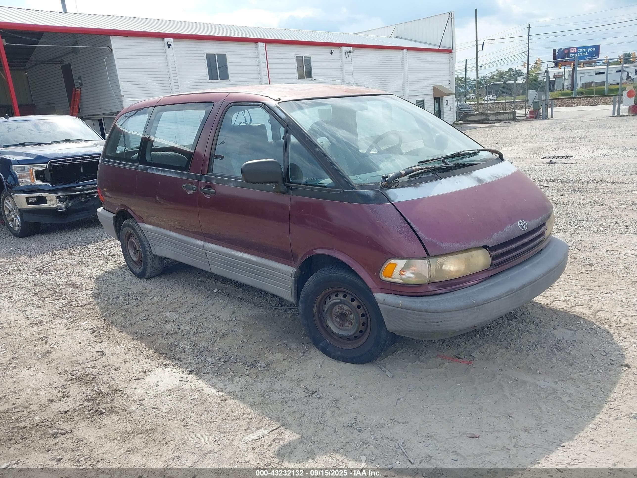 1991 Toyota Previa, VIN JT3AC11R2M0034756 — Side