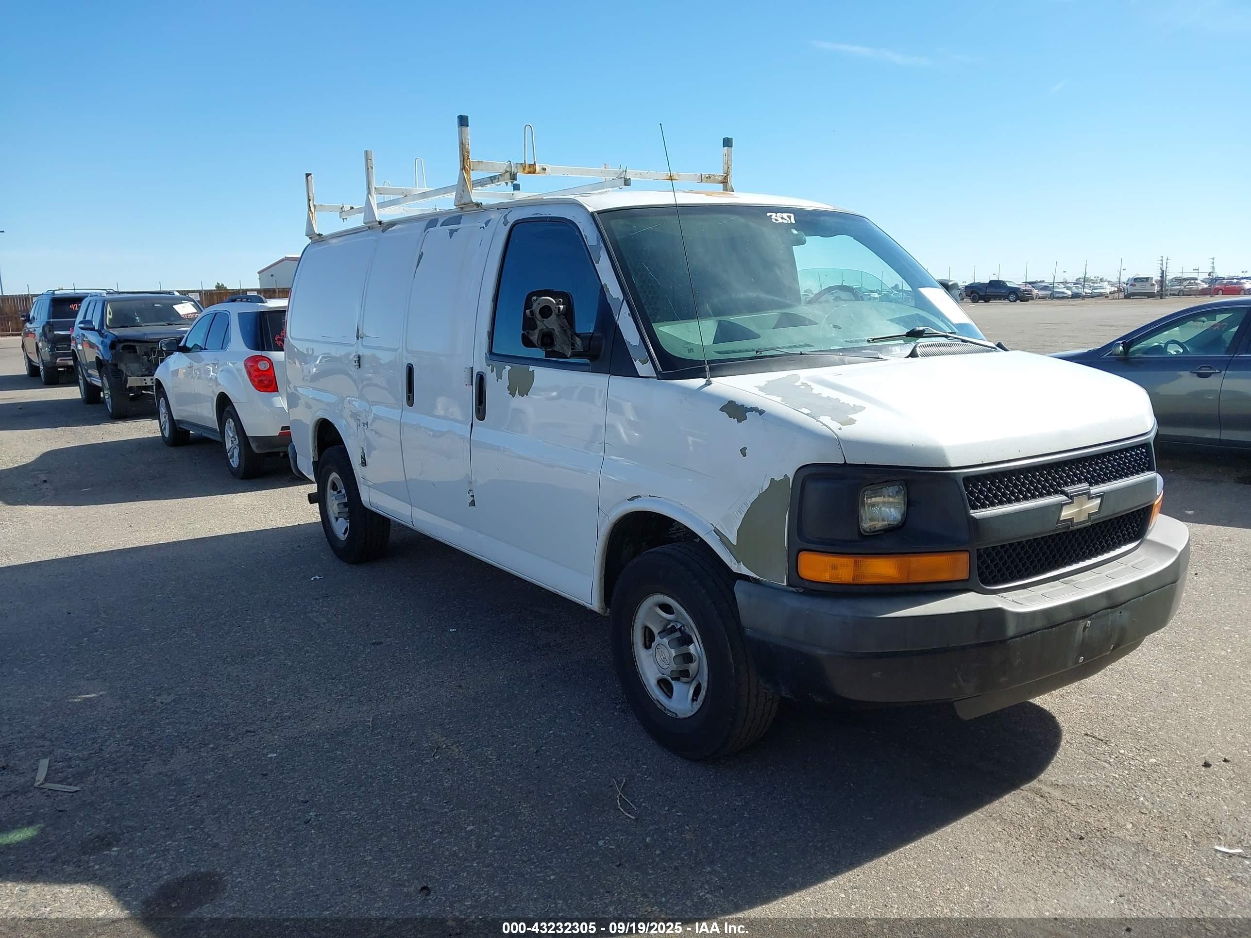 2009 Chevrolet Express 2500, VIN 1GCGG25K891141261 — Side