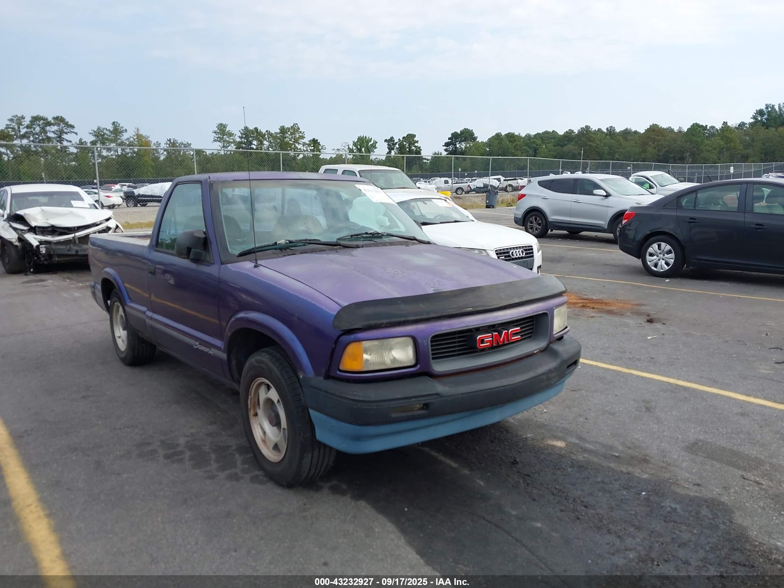 1994 GMC Sonoma, VIN 1GTCS1443RK522021 — Normal wear
