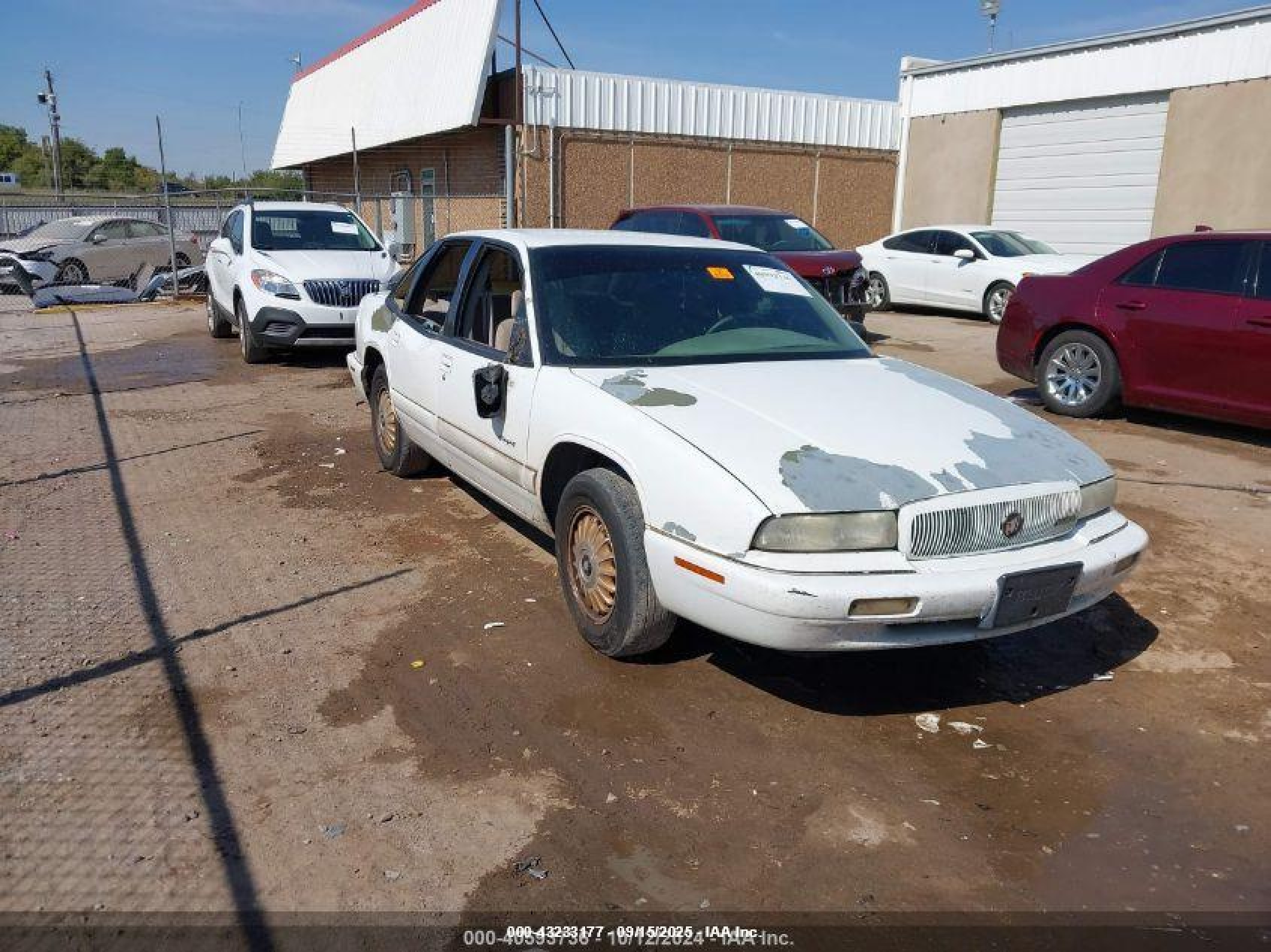 1996 Buick Regal Custom, VIN 2G4WB52K7T1502427 — Side
