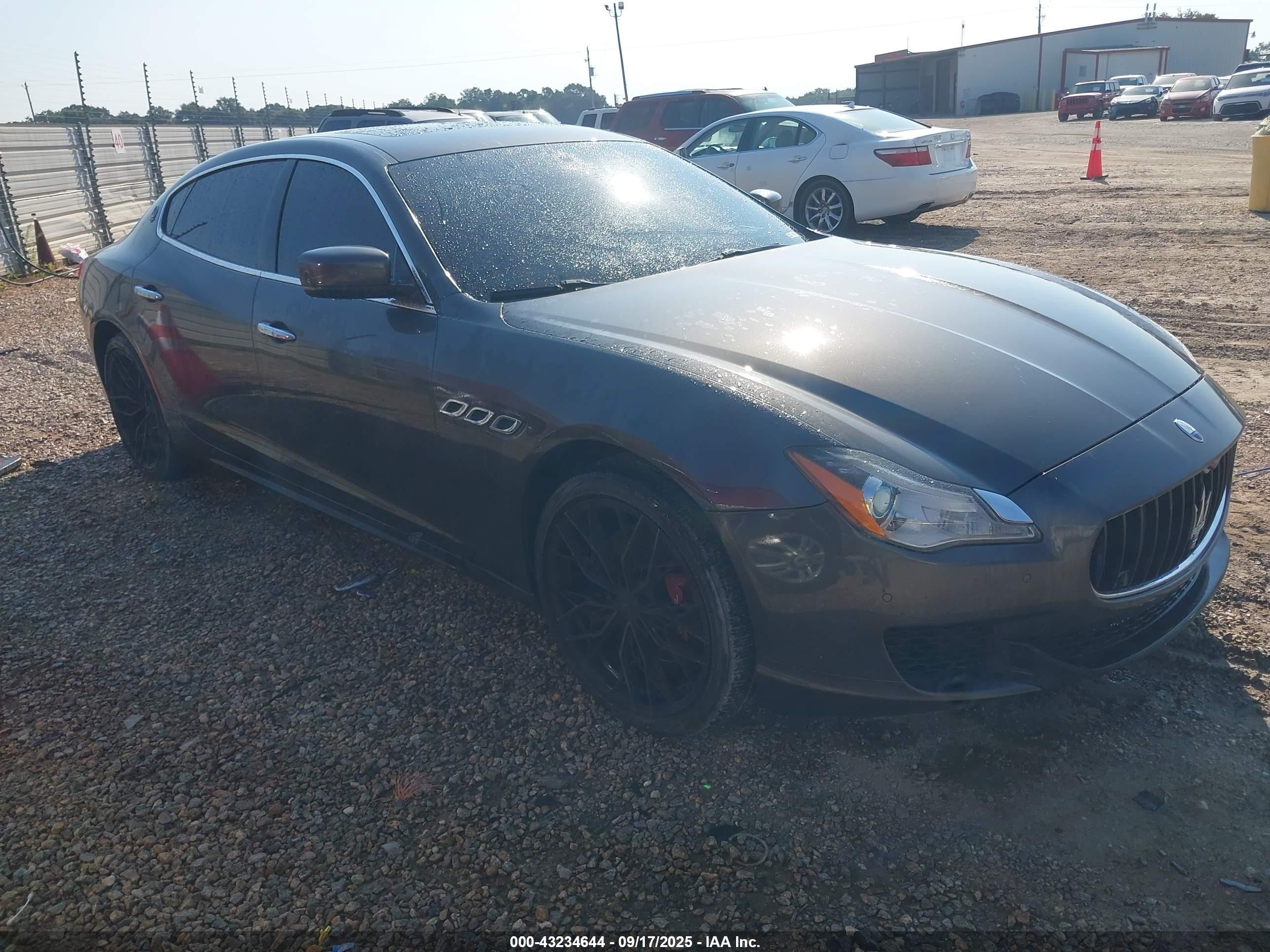 2016 Maserati Quattroporte S Q4, VIN ZAM56RRA3G1174567 — Side