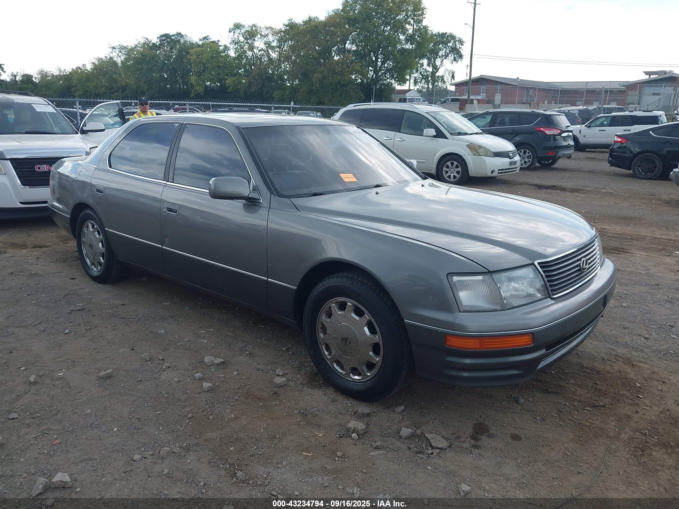 1997 Lexus LS 400, VIN JT8BH28F5V0091438 — Auction photo