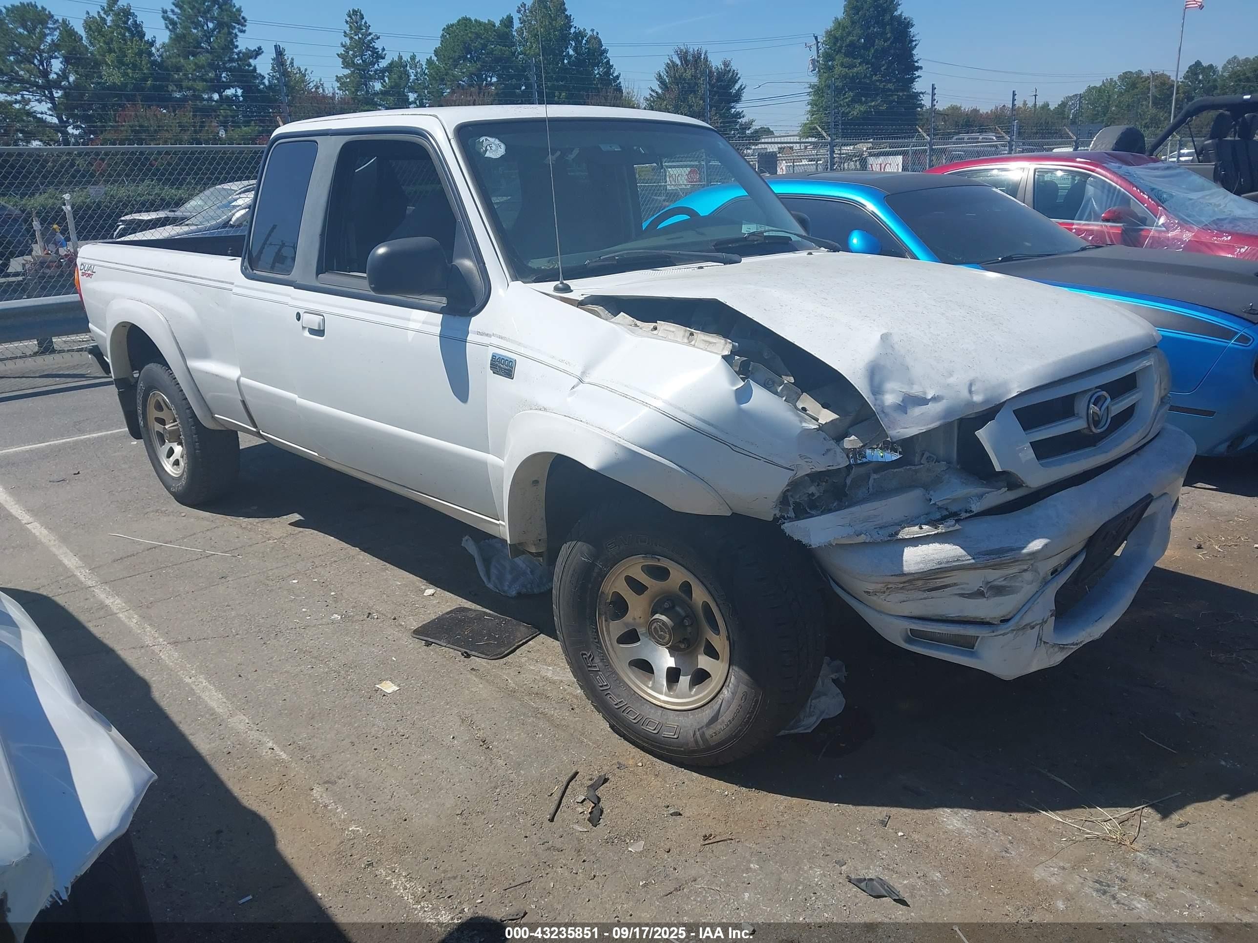 2002 Mazda B-Series DS, VIN 4F4YR46E62TM10121 — Перед