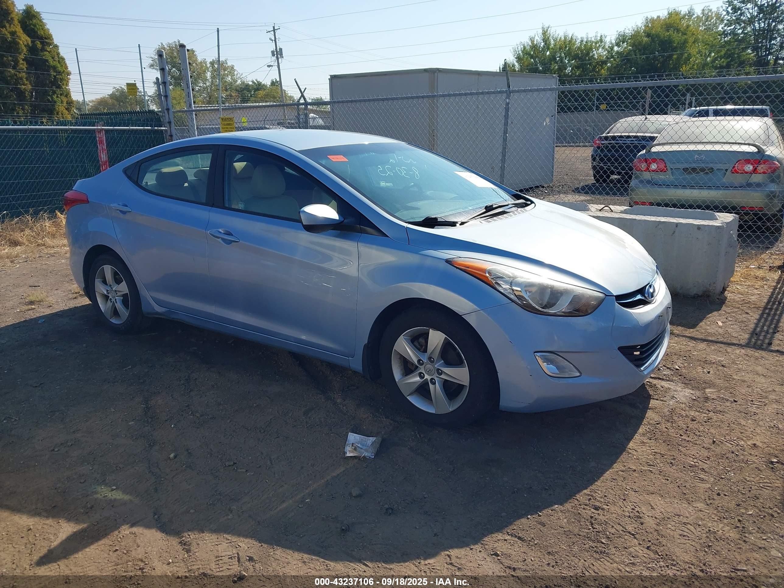 2012 Hyundai Elantra Limited, VIN KMHDH4AE1CU314597 — Auction photo