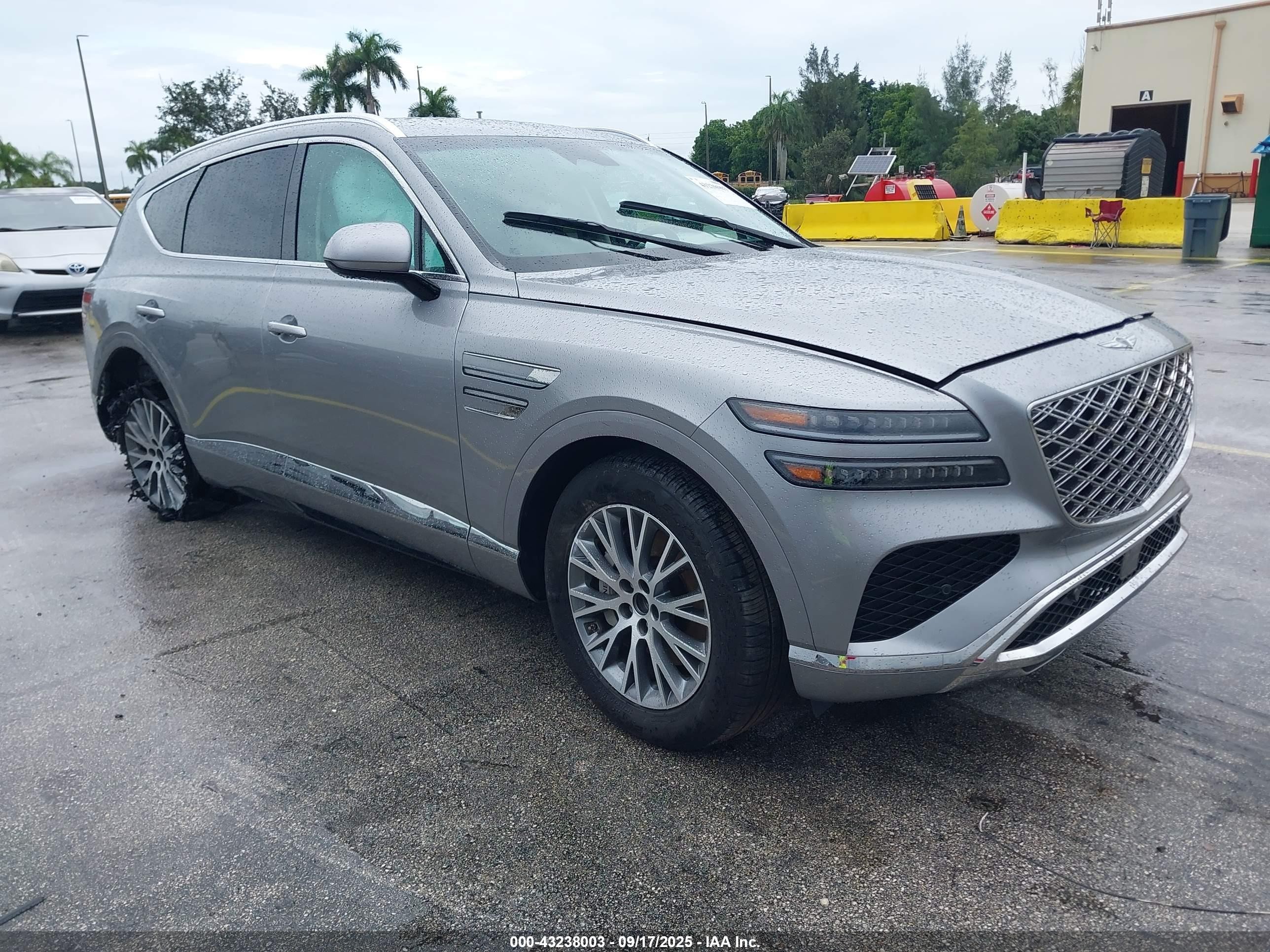 2025 Genesis GV80 Standard, VIN KMUHFESB3SU255554 — Front end