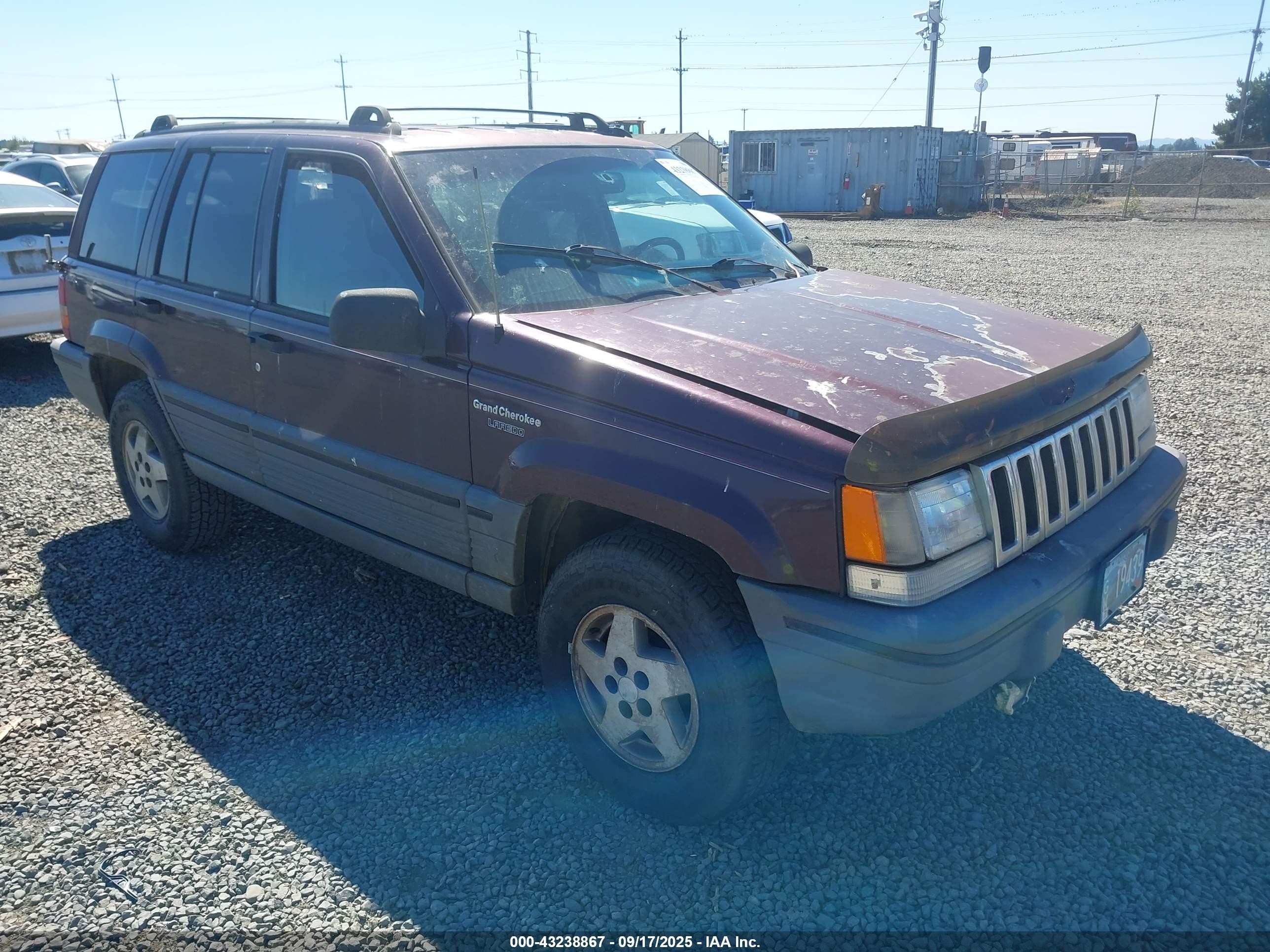 1995 Jeep Grand Cherokee Laredo, VIN 1J4GZ58S3SC741066 — Normal wear