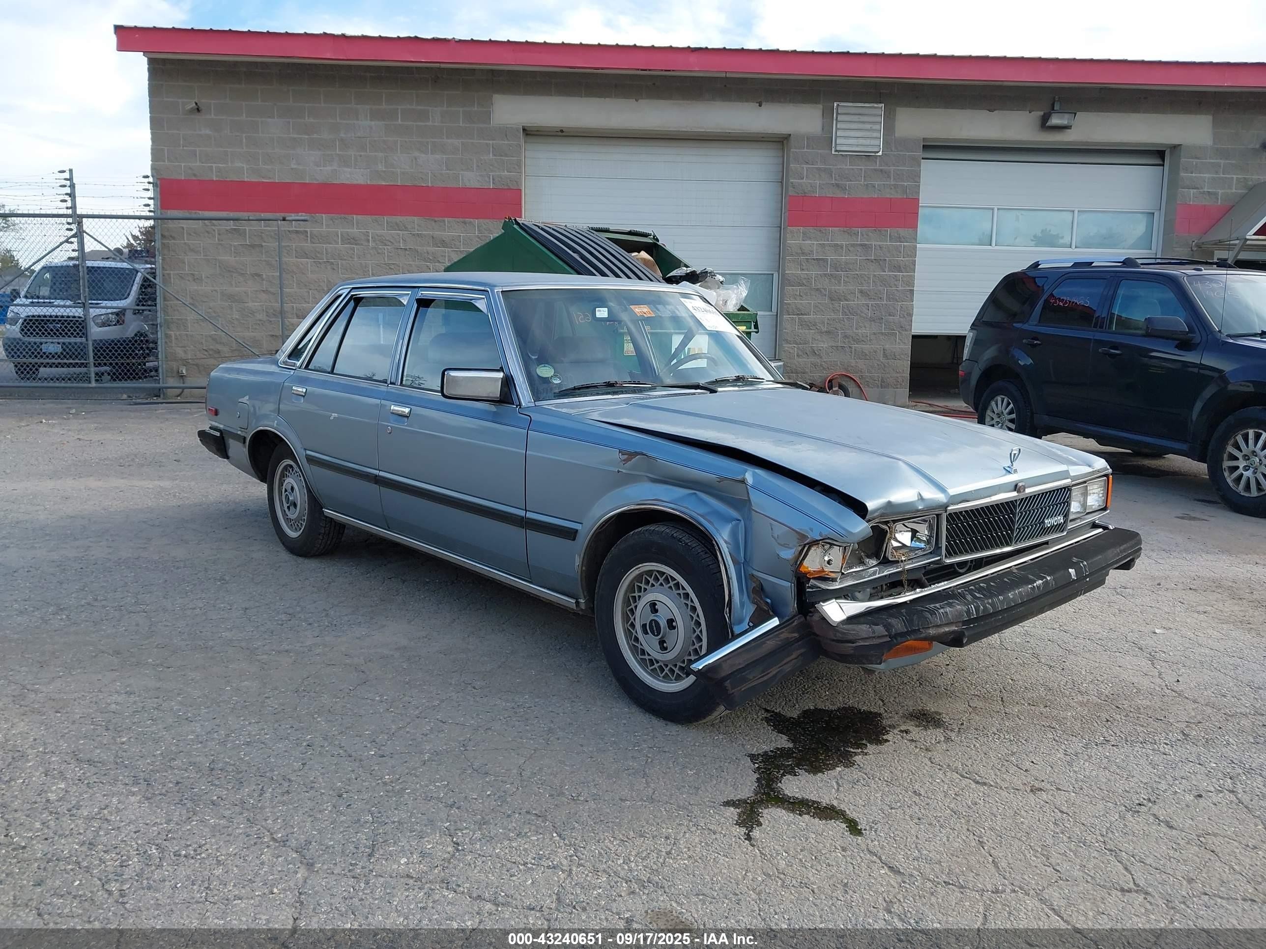 1982 Toyota Cressida, VIN JT2MX62E3C0058724 — Front end