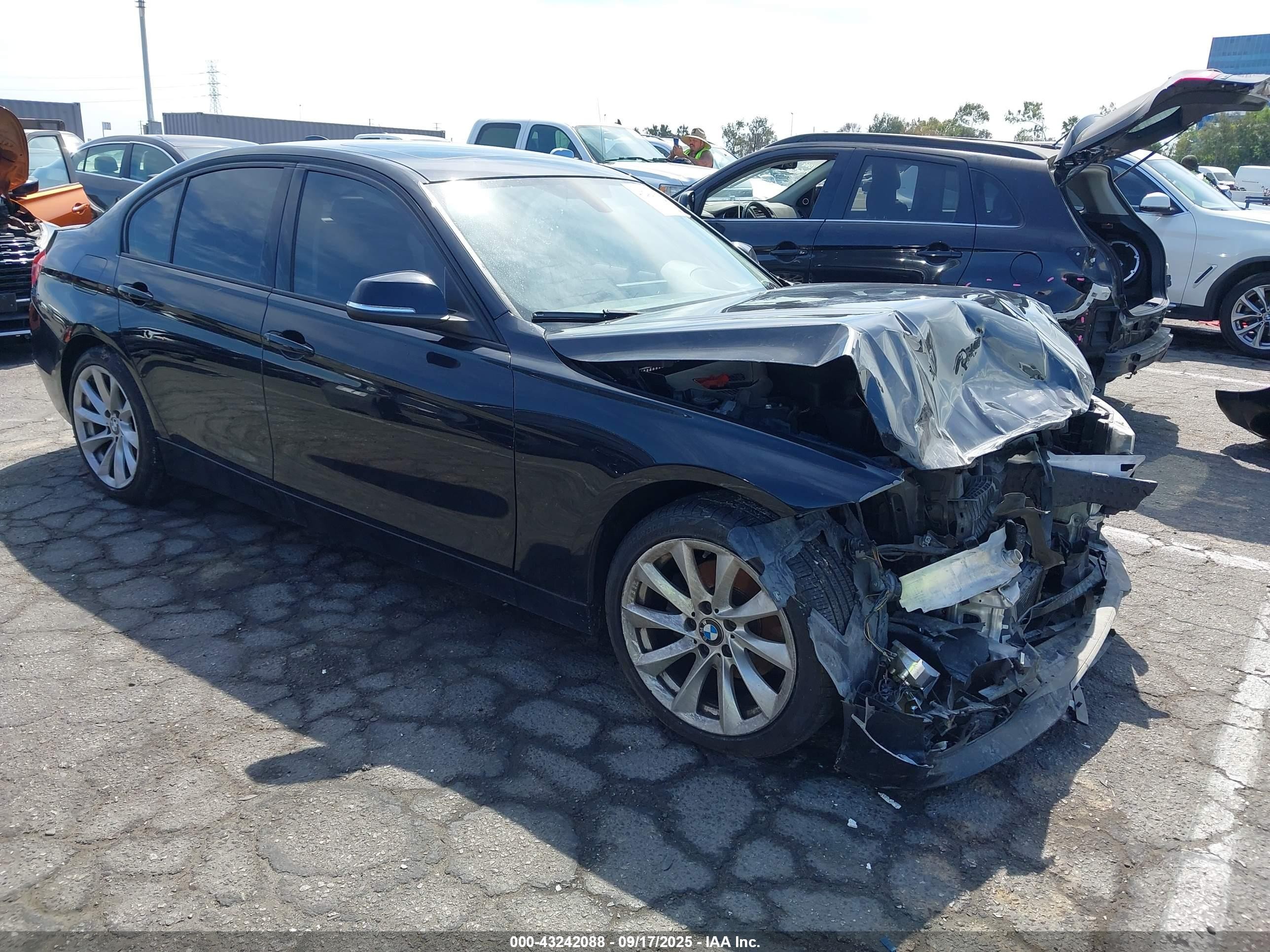 2013 BMW 3 Series 328i, VIN WBA3A5C5XDF353442 — Front end