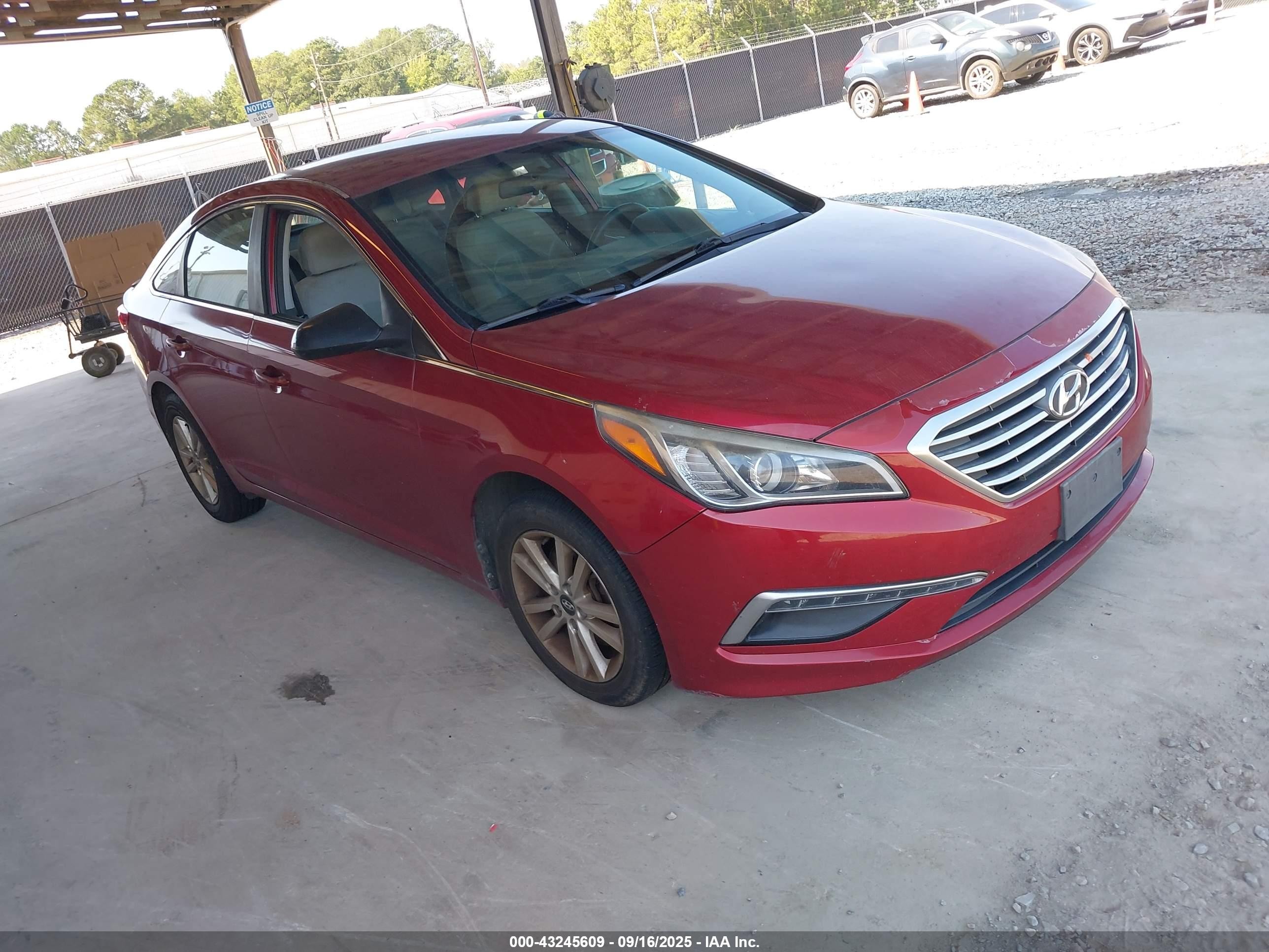 2015 Hyundai Sonata SE, VIN 5NPE24AF6FH153830 — Auction photo