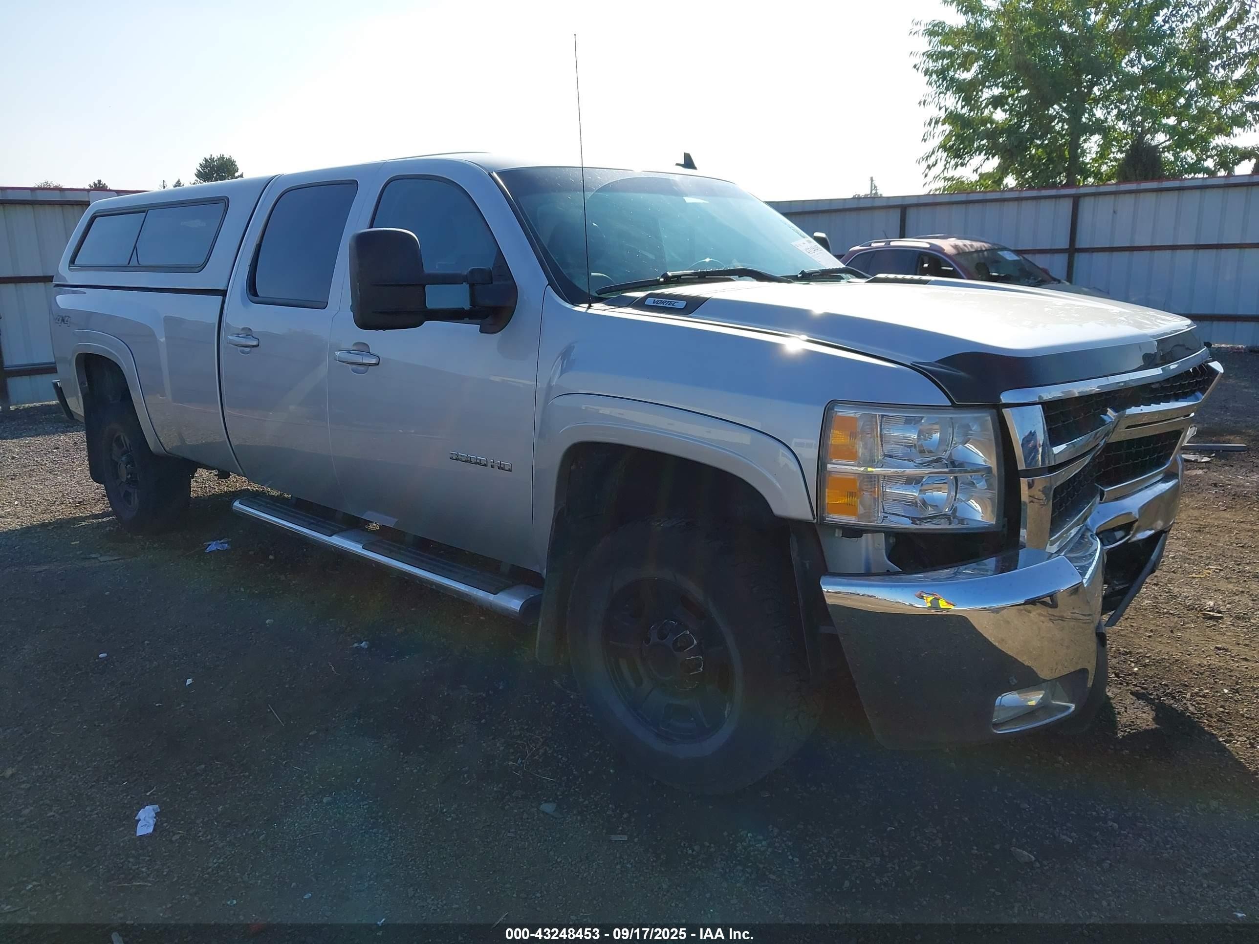 2010 Chevrolet Silverado 3500HD, VIN 1GC4K1BG6AF153461 — Front end