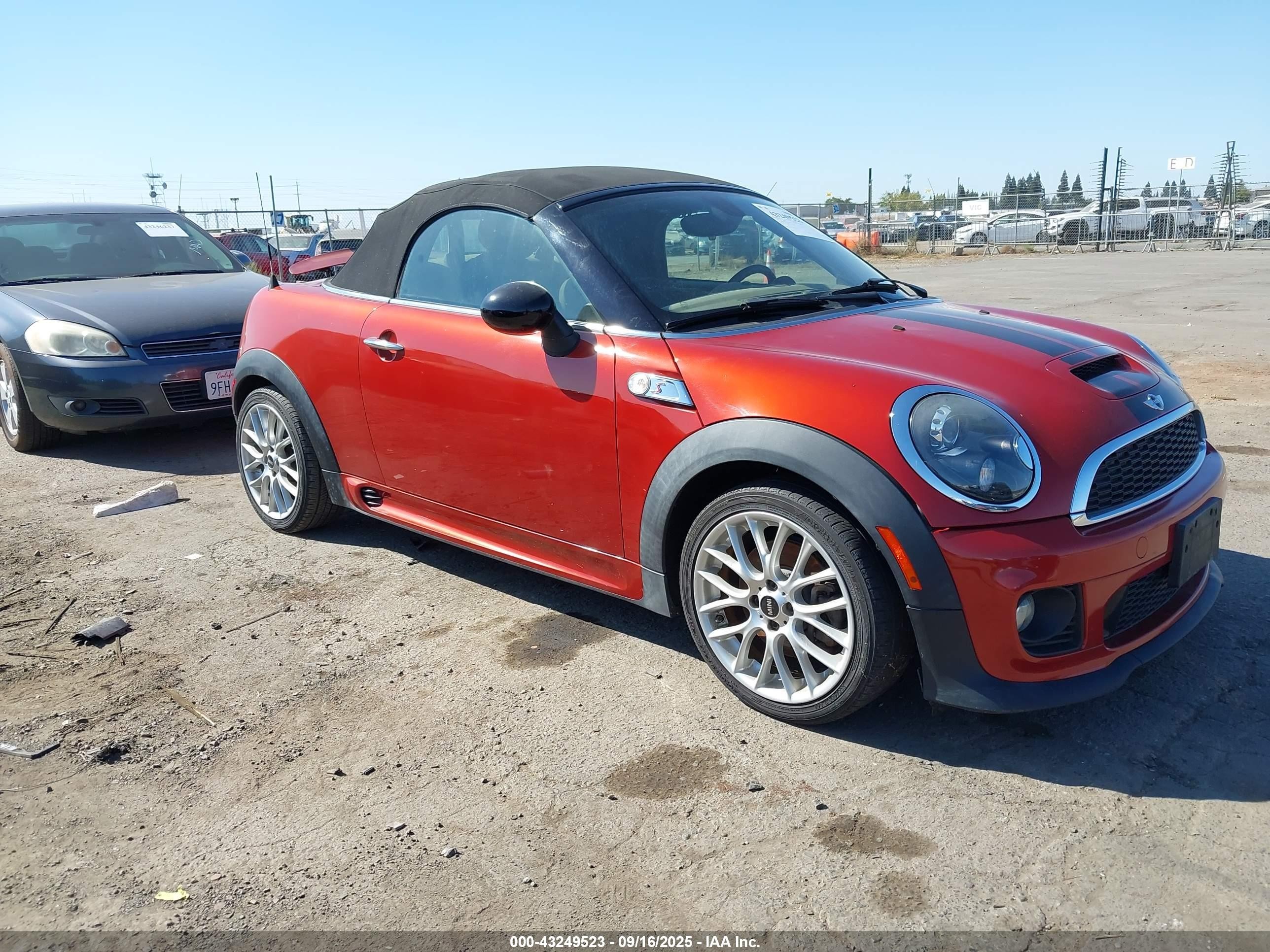 2014 MINI Roadster S, VIN WMWSY3C55ET566250 — Rear end