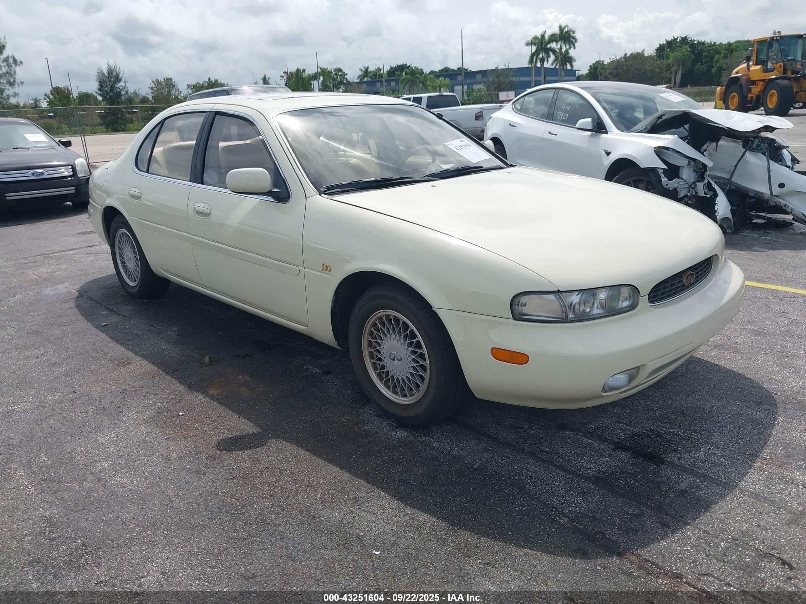 1993 Infiniti J30 Personal Luxury, VIN JNKAY21D2PM025039 — Normal wear