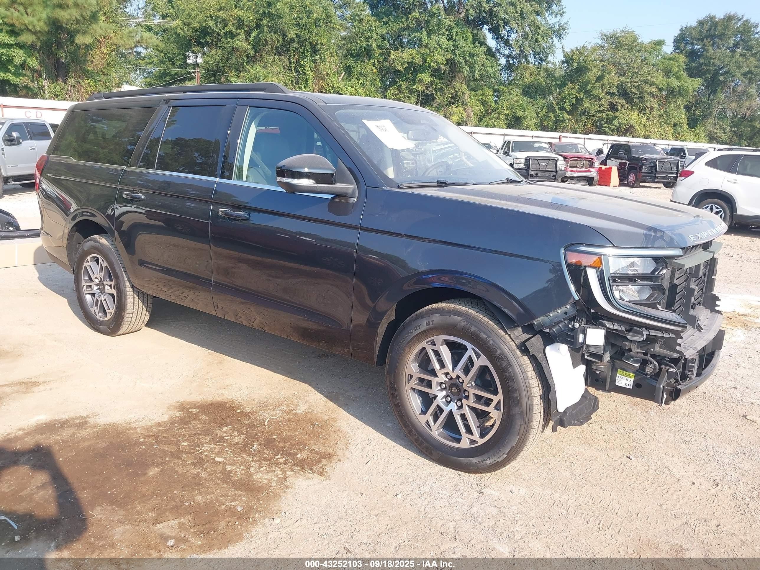 2025 Ford Expedition Max Active, VIN 1FMJK1H87SEA38907 — Перед
