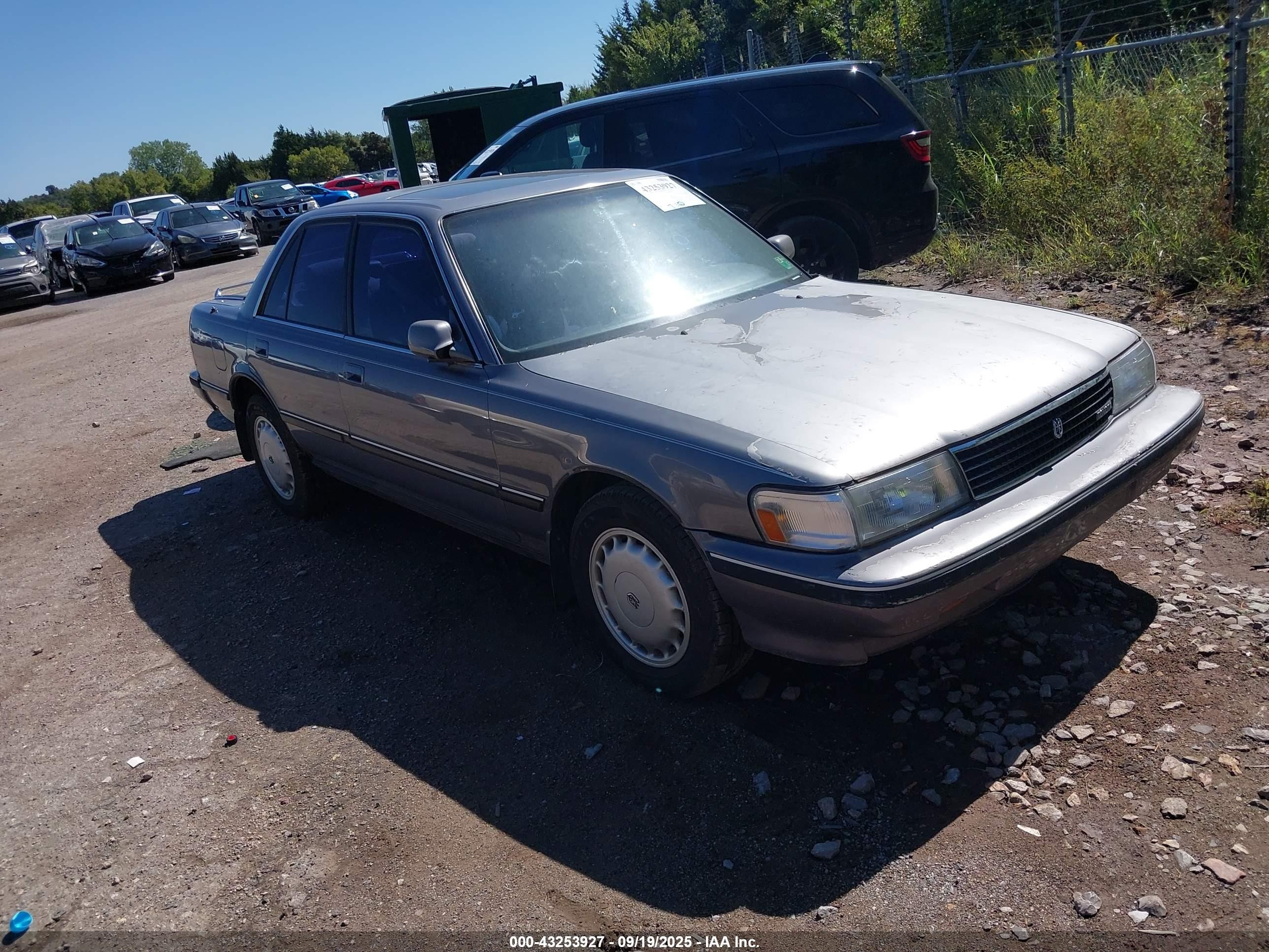 1989 Toyota Cressida, VIN JT2MX83E3K0023304 — Side
