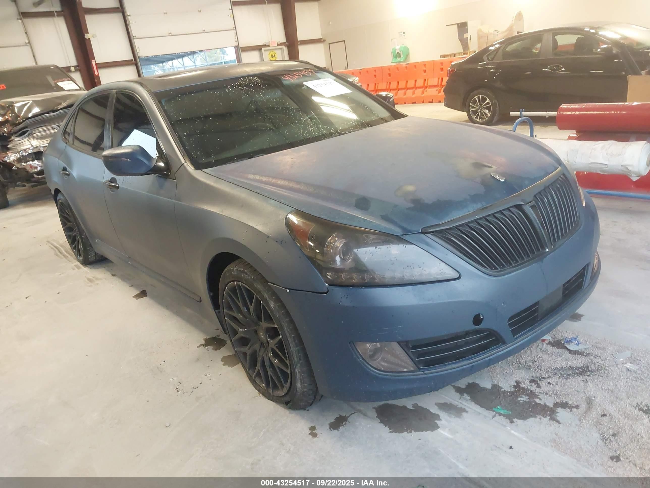 2015 Hyundai Equus Signature, VIN KMHGH4JH6FU095602 — Rear end