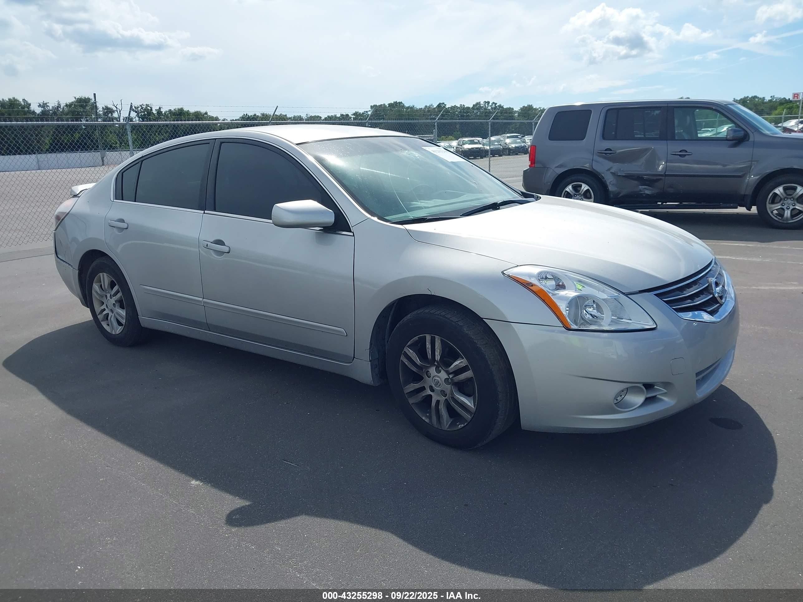 2011 Nissan Altima S, VIN 1N4AL2AP9BN489240 — Rear end