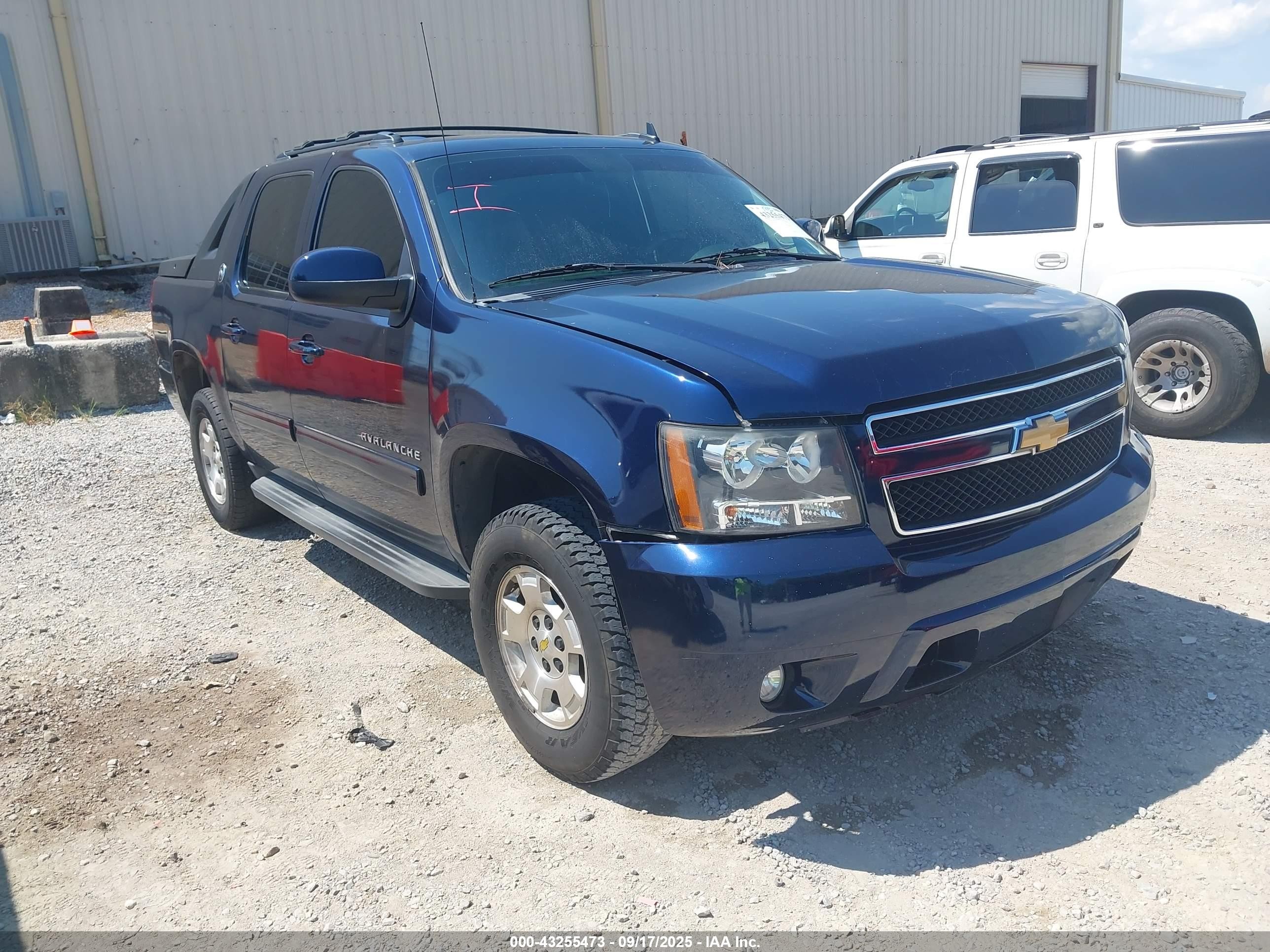 2013 Chevrolet Avalanche LS, VIN 3GNMCEE02DG178192 — Normal wear