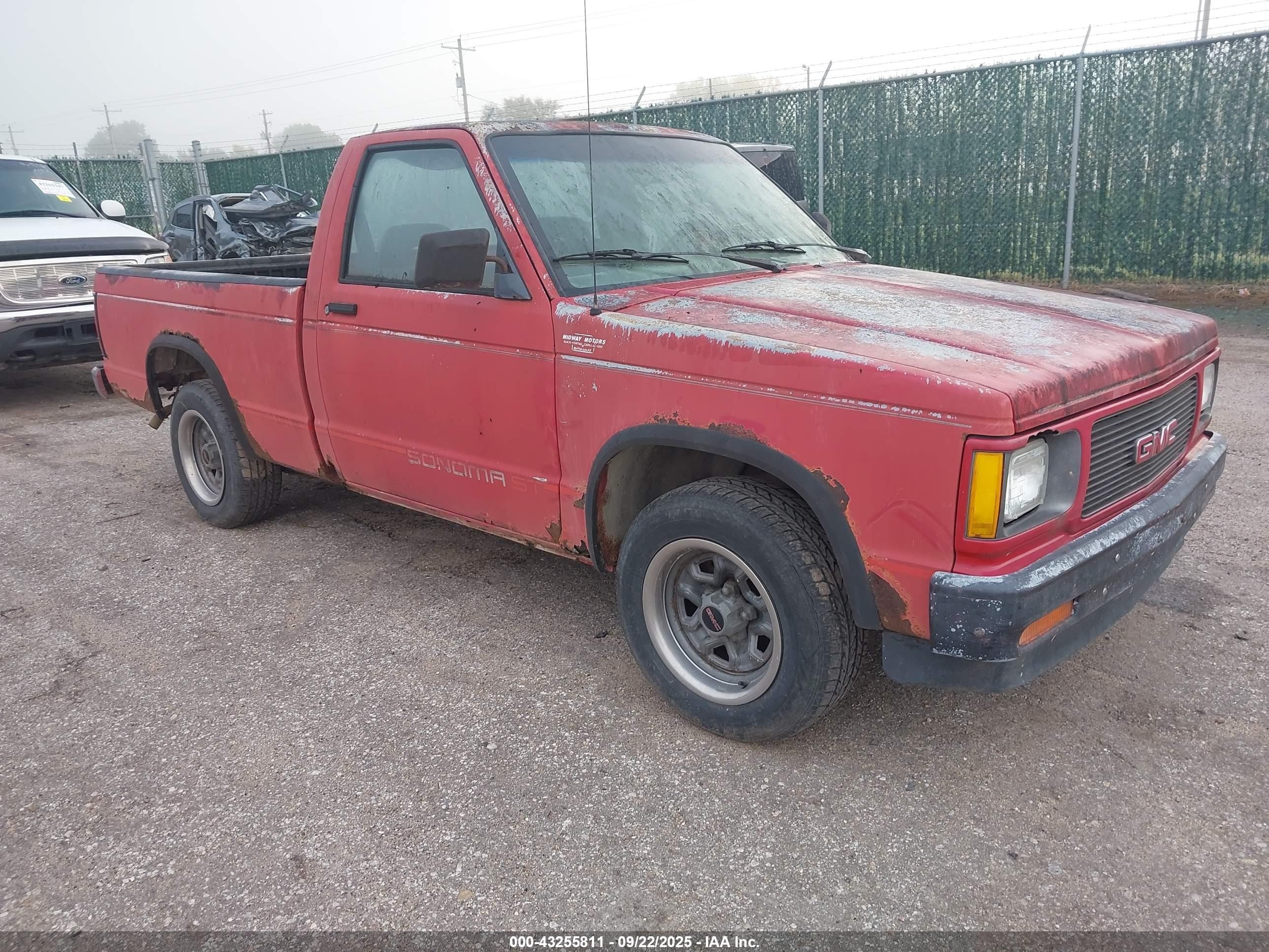 1992 GMC Sonoma, VIN 1GTCS14A8N8504353 — Normal wear