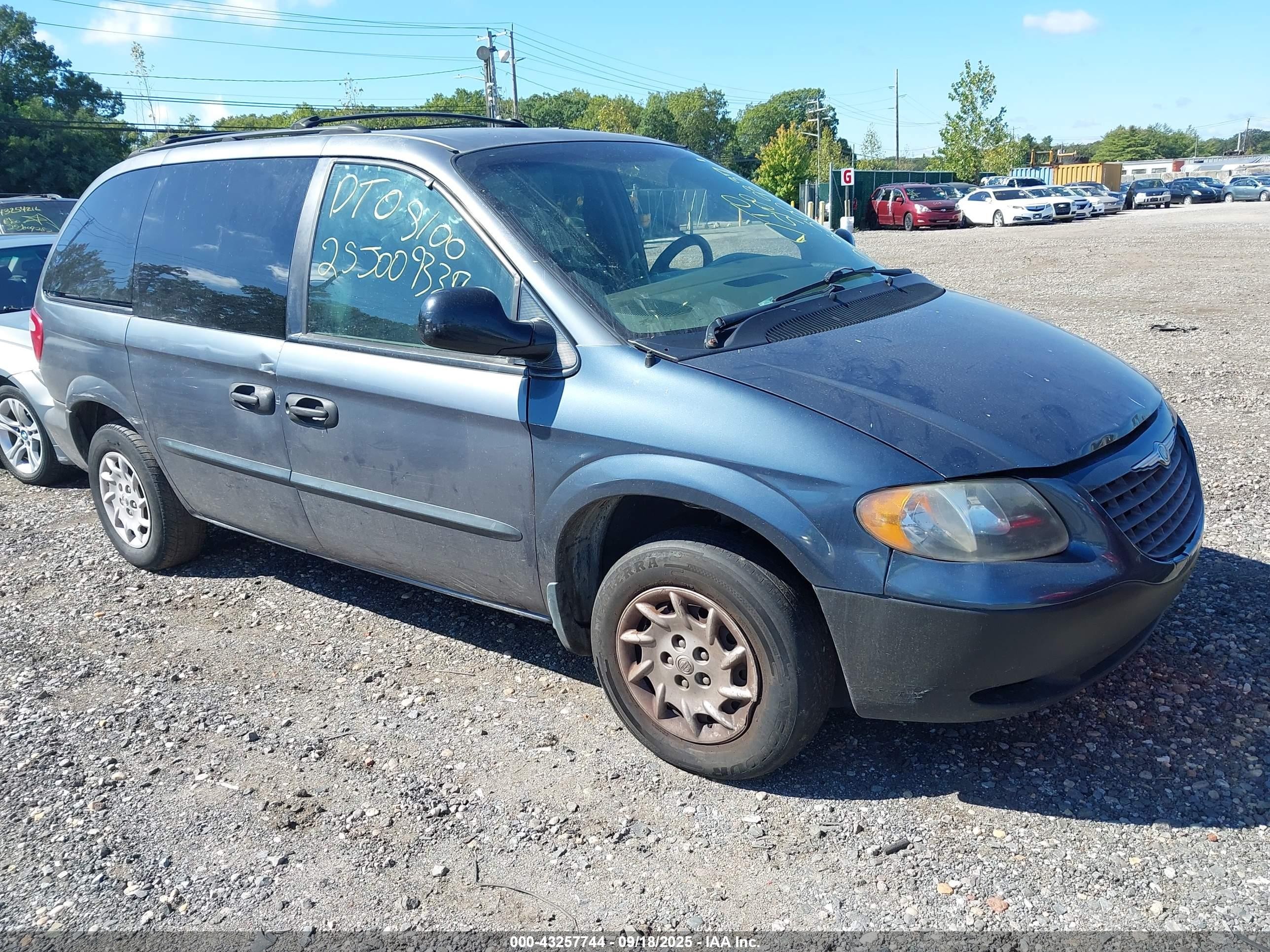 2002 Chrysler Voyager, VIN 1C8GJ25B02B668842 — Not stated