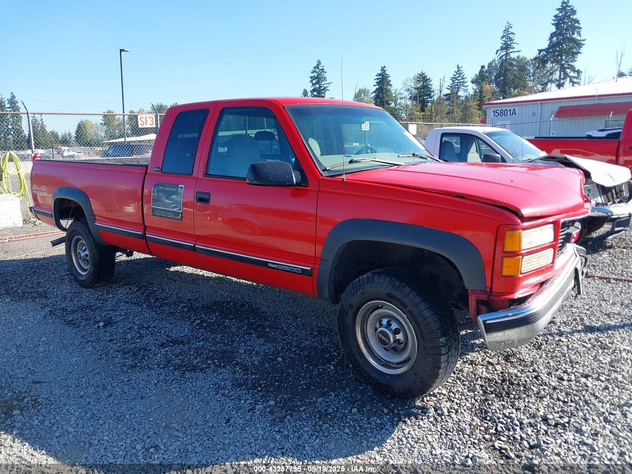 1997 GMC Sierra 2500, VIN 1GTGK29R9VE538311 — Front end