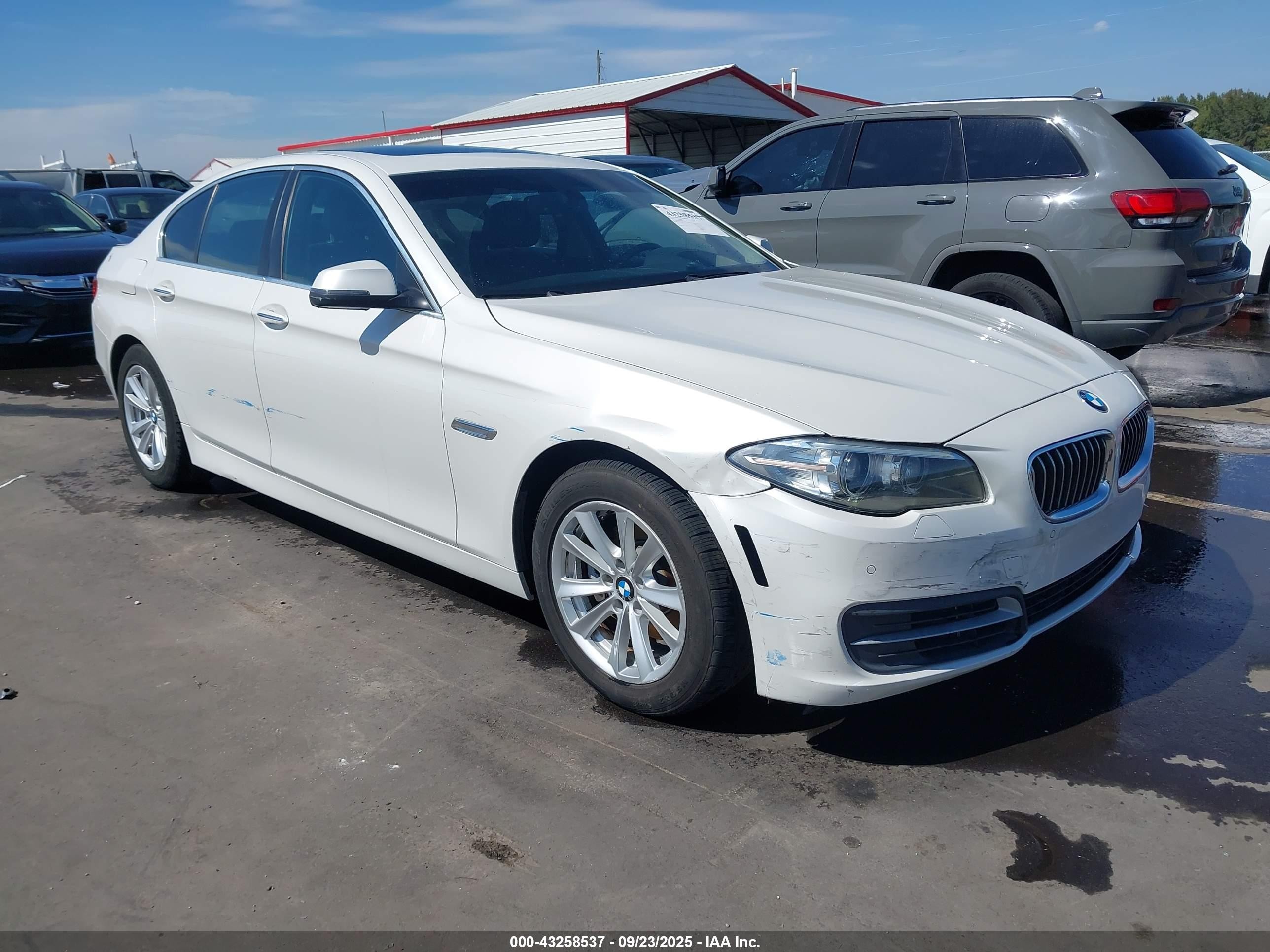 2014 BMW 5 Series 528i xDrive, VIN WBA5A7C59ED615758 — Front end