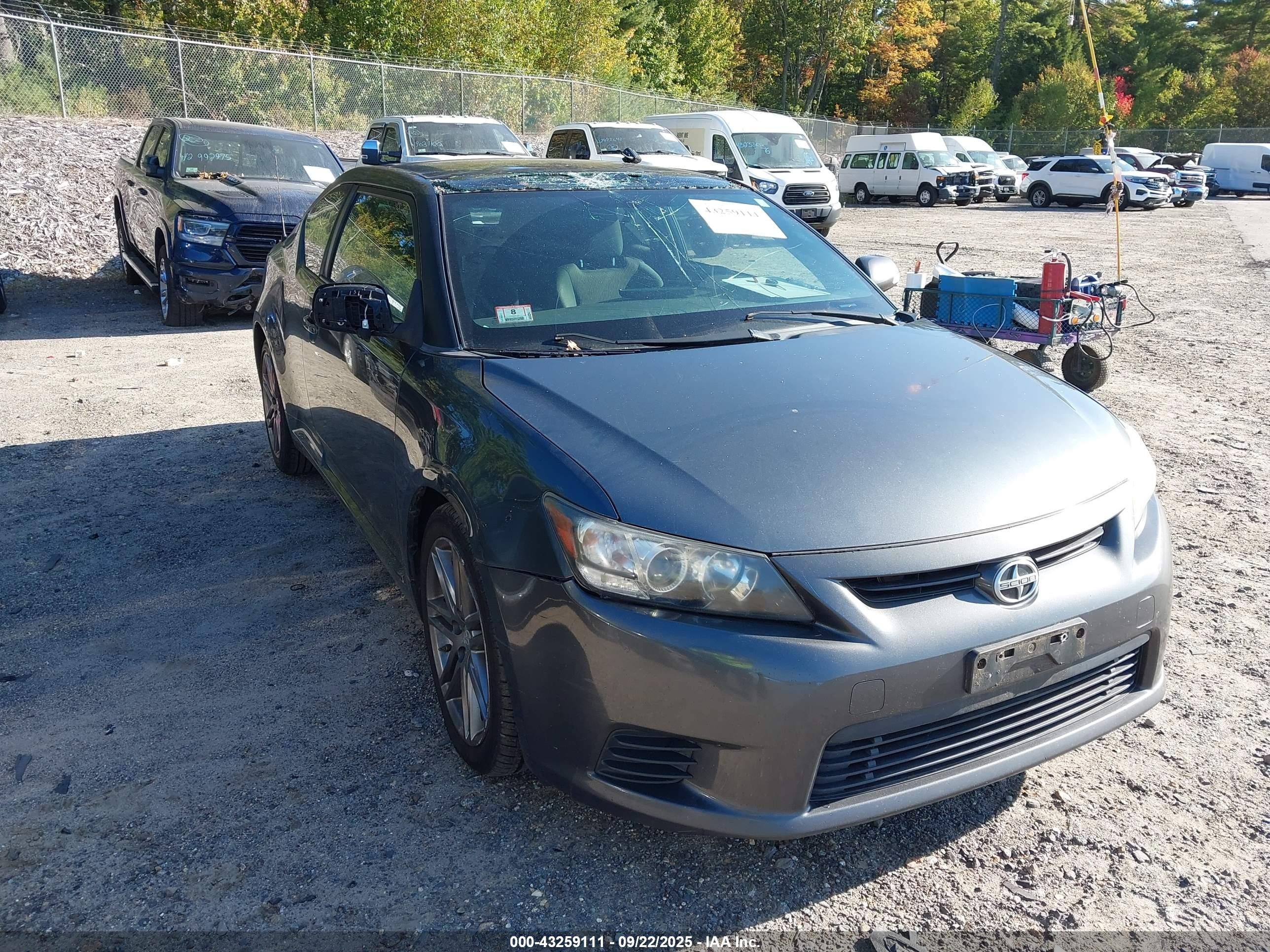 2011 Scion tC, VIN JTKJF5C7XB3013258 — Крыша