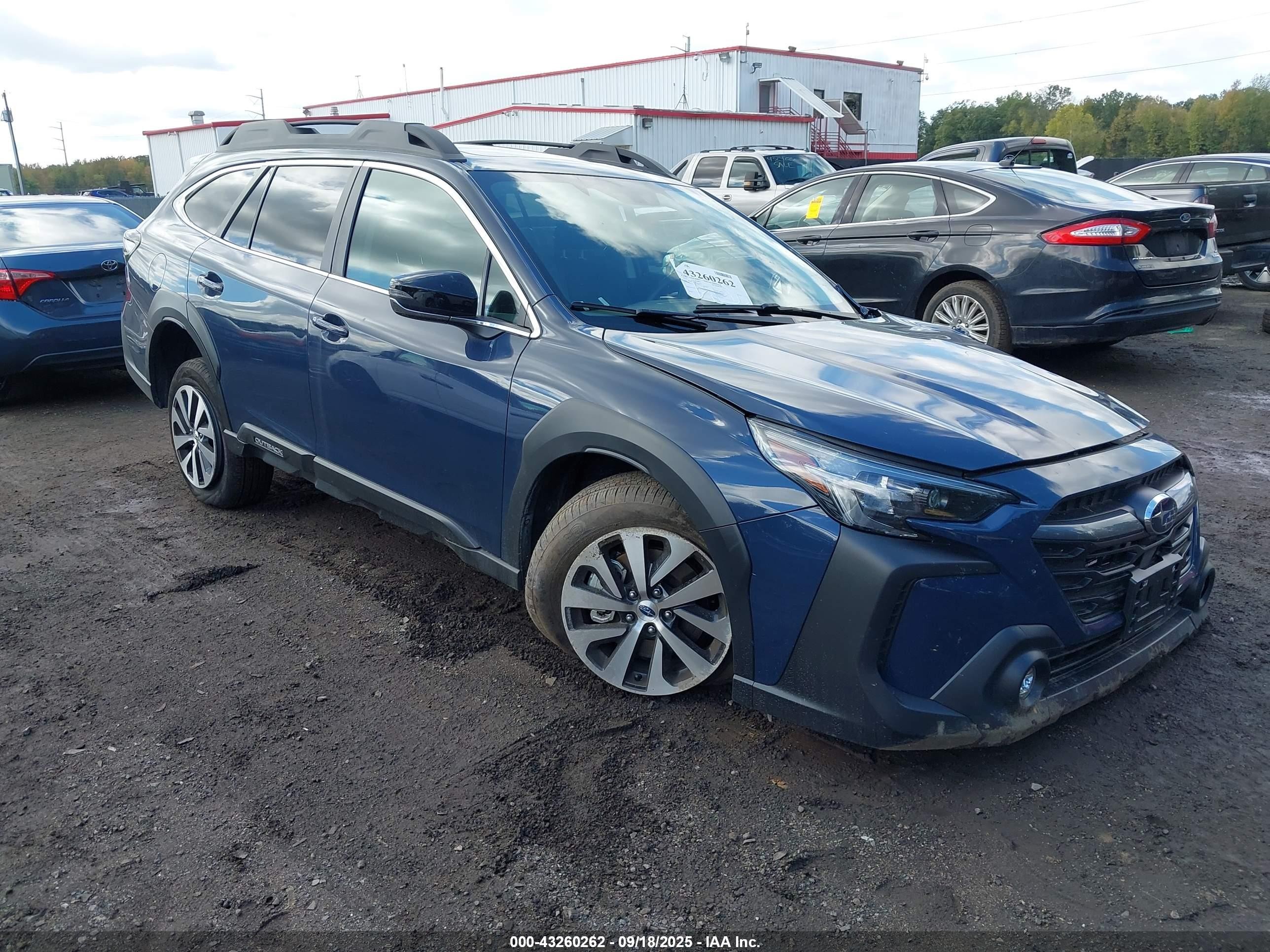 2025 Subaru Outback Premium, VIN 4S4BTAFC9S3275063 — Перед