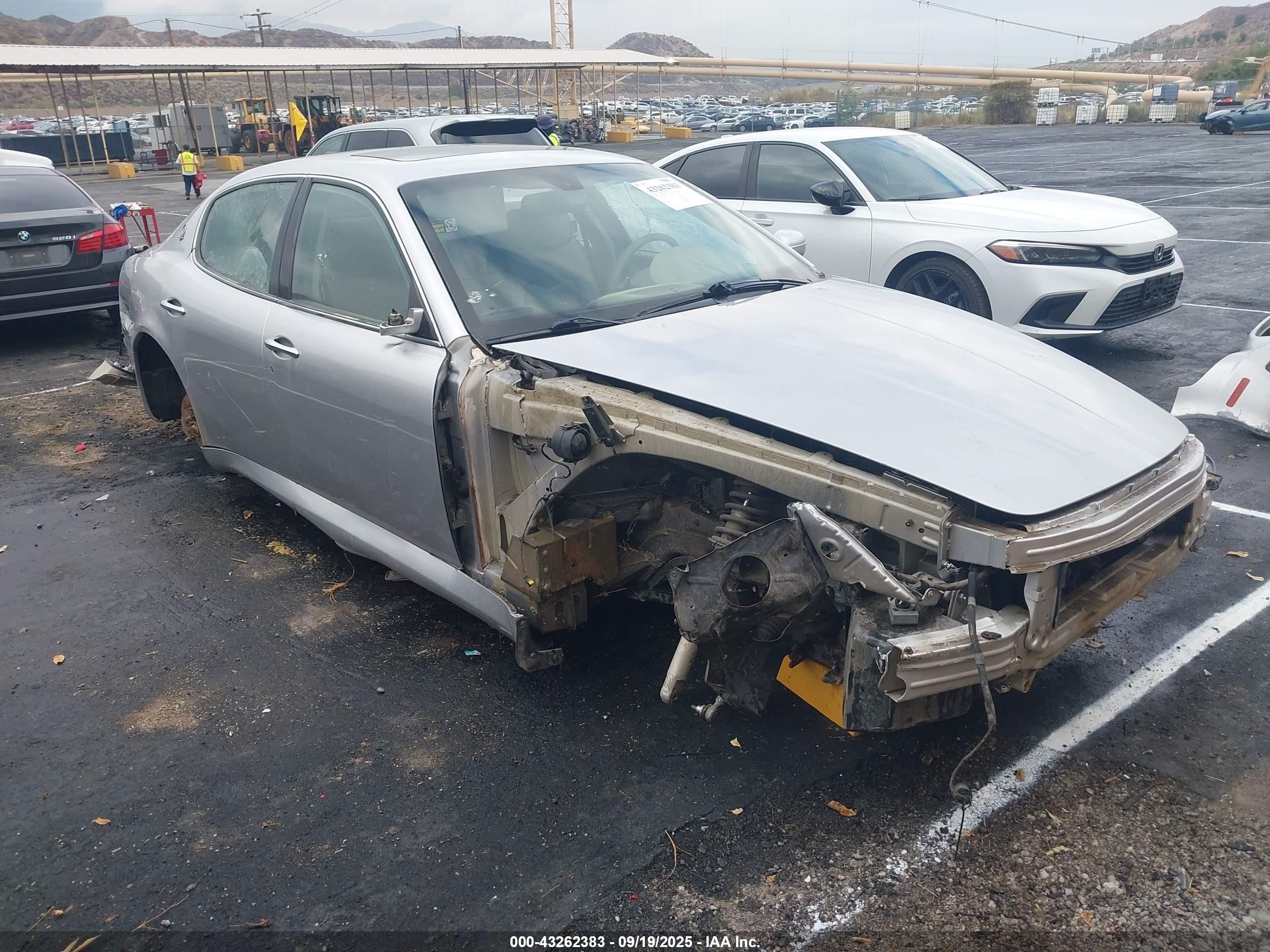 2006 Maserati Quattroporte, VIN ZAMCE39AX60022376 — Front end