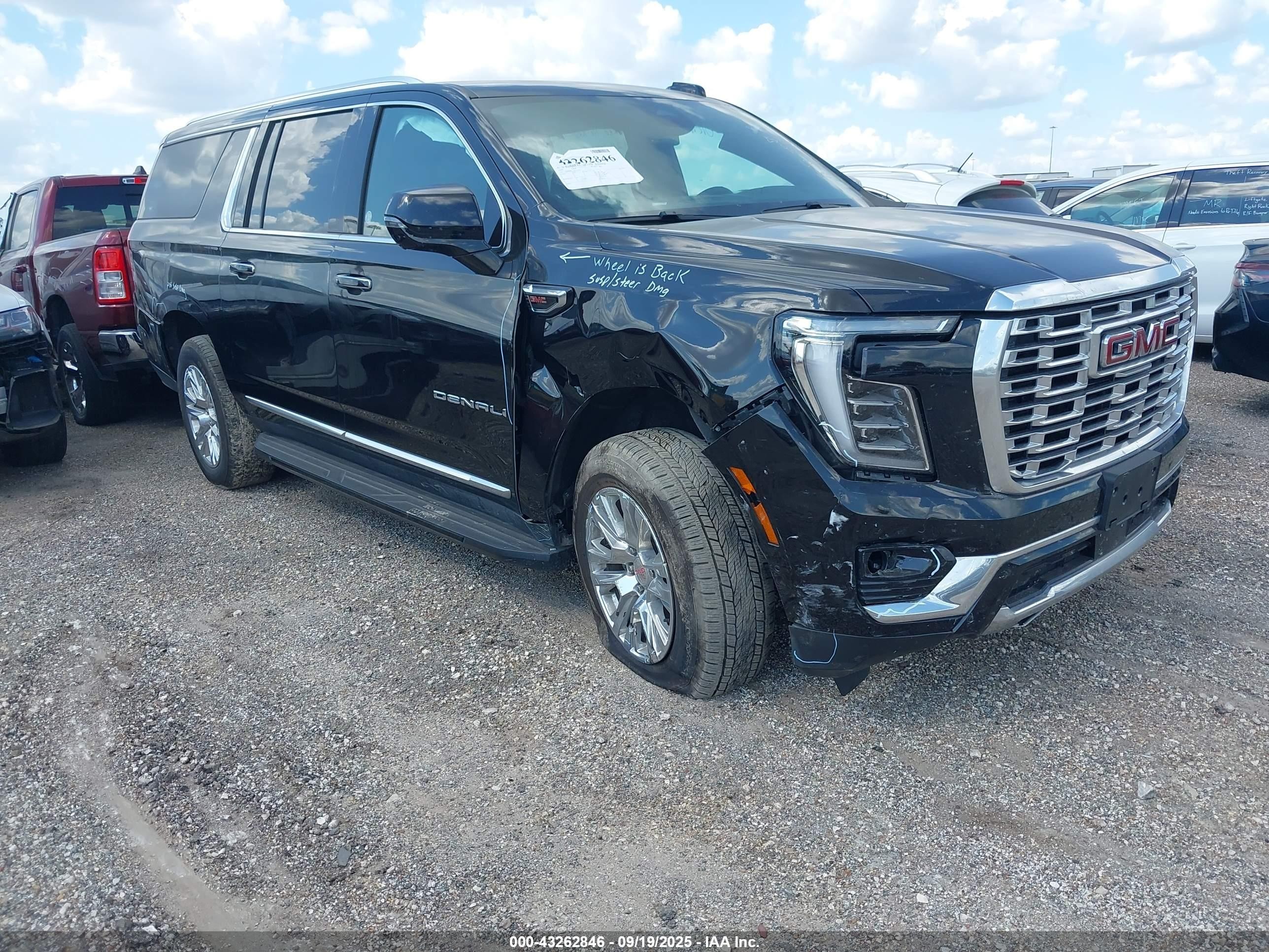 2025 GMC Yukon XL Denali, VIN 1GKS2JRL7SR215576 — Бок