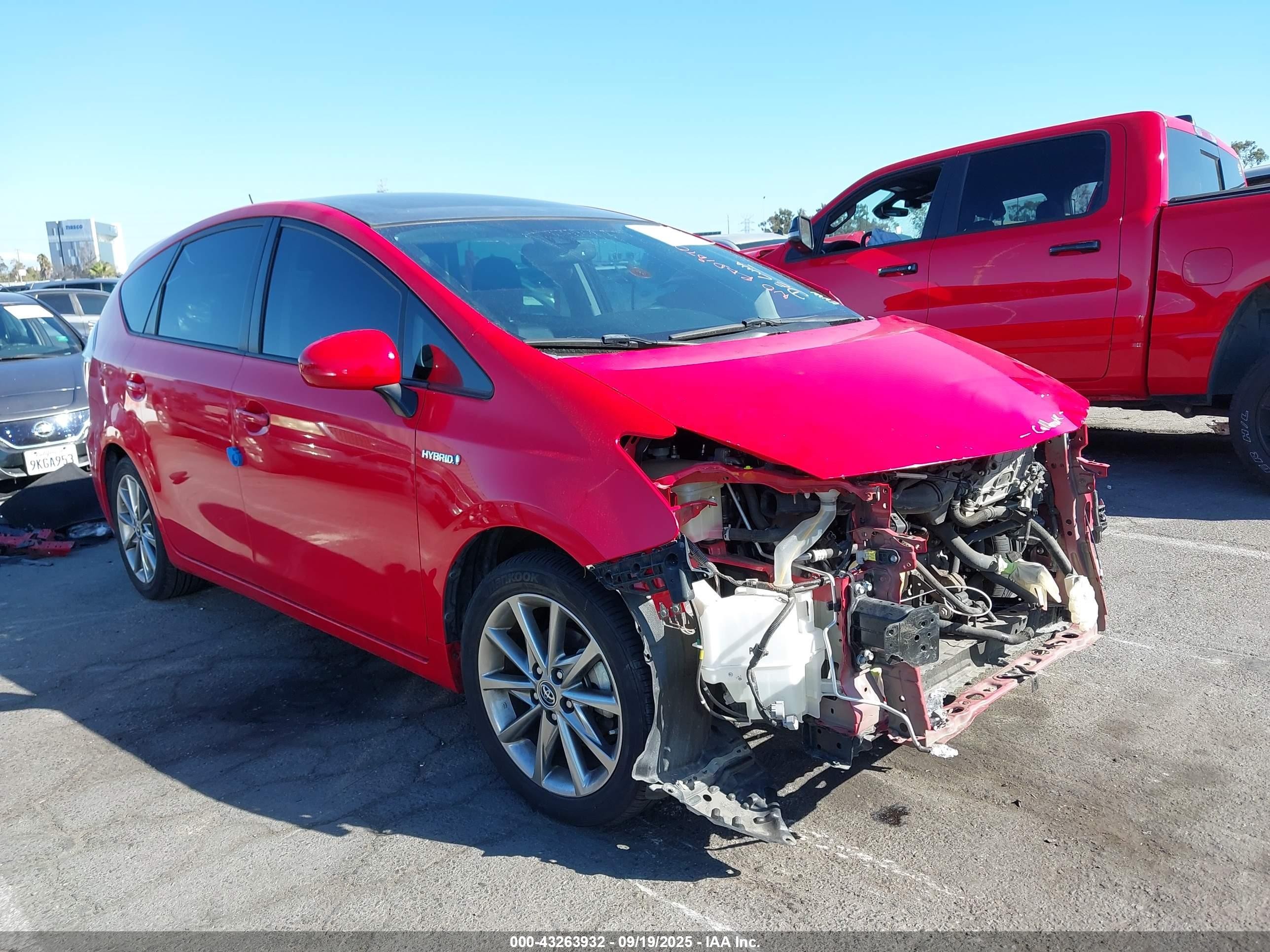 2017 Toyota Prius Two, VIN JTDZN3EU4HJ073979 — Front end