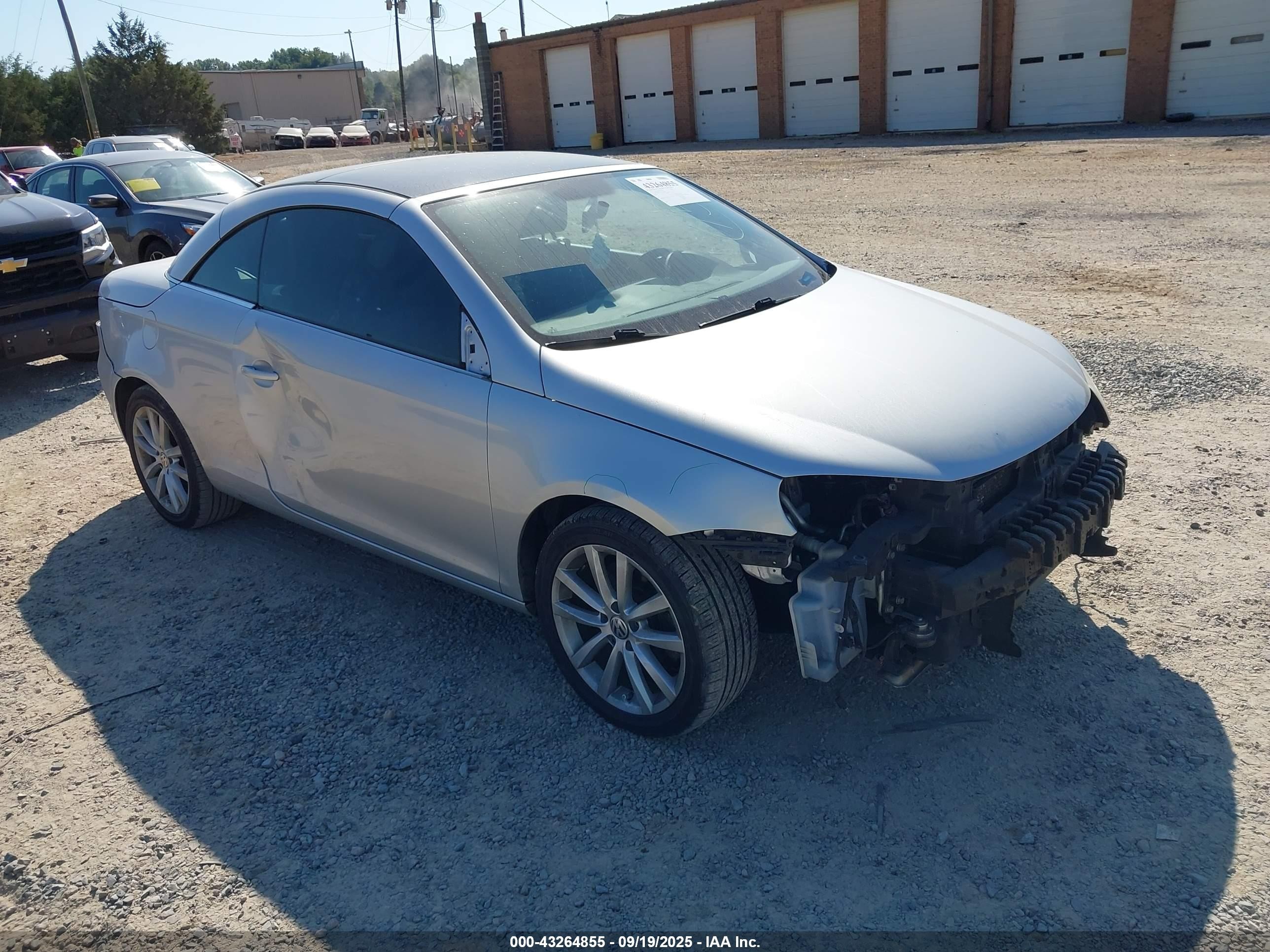2012 Volkswagen Eos Komfort, VIN WVWBW7AH1CV006076 — Front end