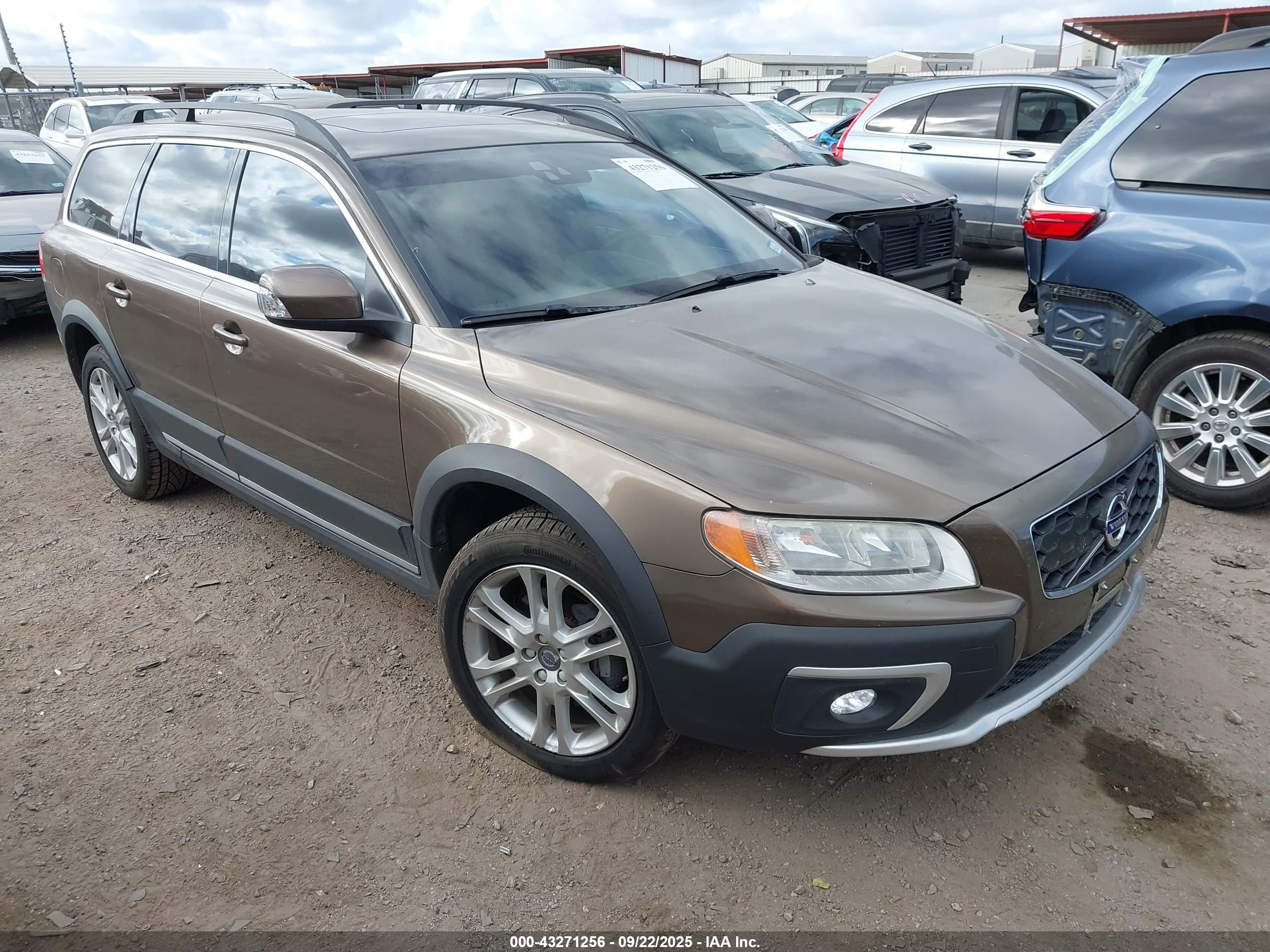 2016 Volvo XC70 T5 Drive-E Premier, VIN YV440MBK9G1249809 — Hail
