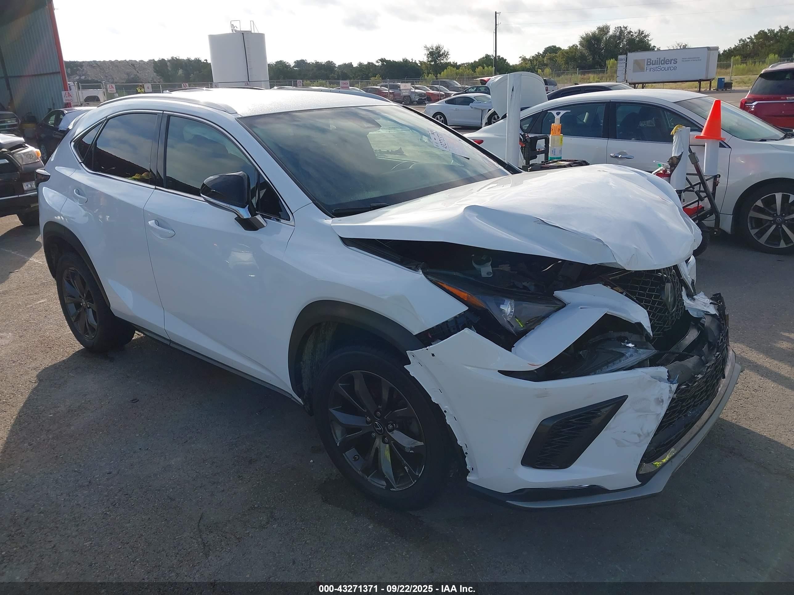 2019 Lexus NX 300, VIN JTJYARBZ6K2152840 — Front end