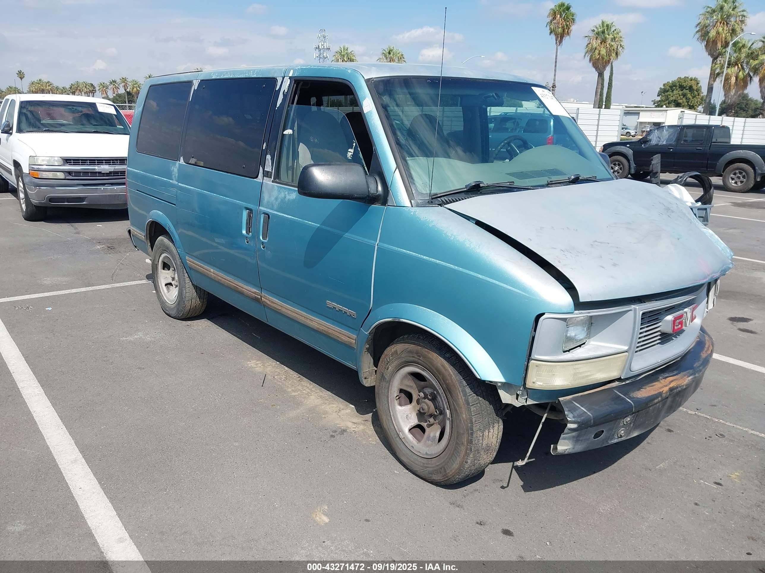 1996 GMC Safari, VIN 1GKDM19W9TB502666 — All over