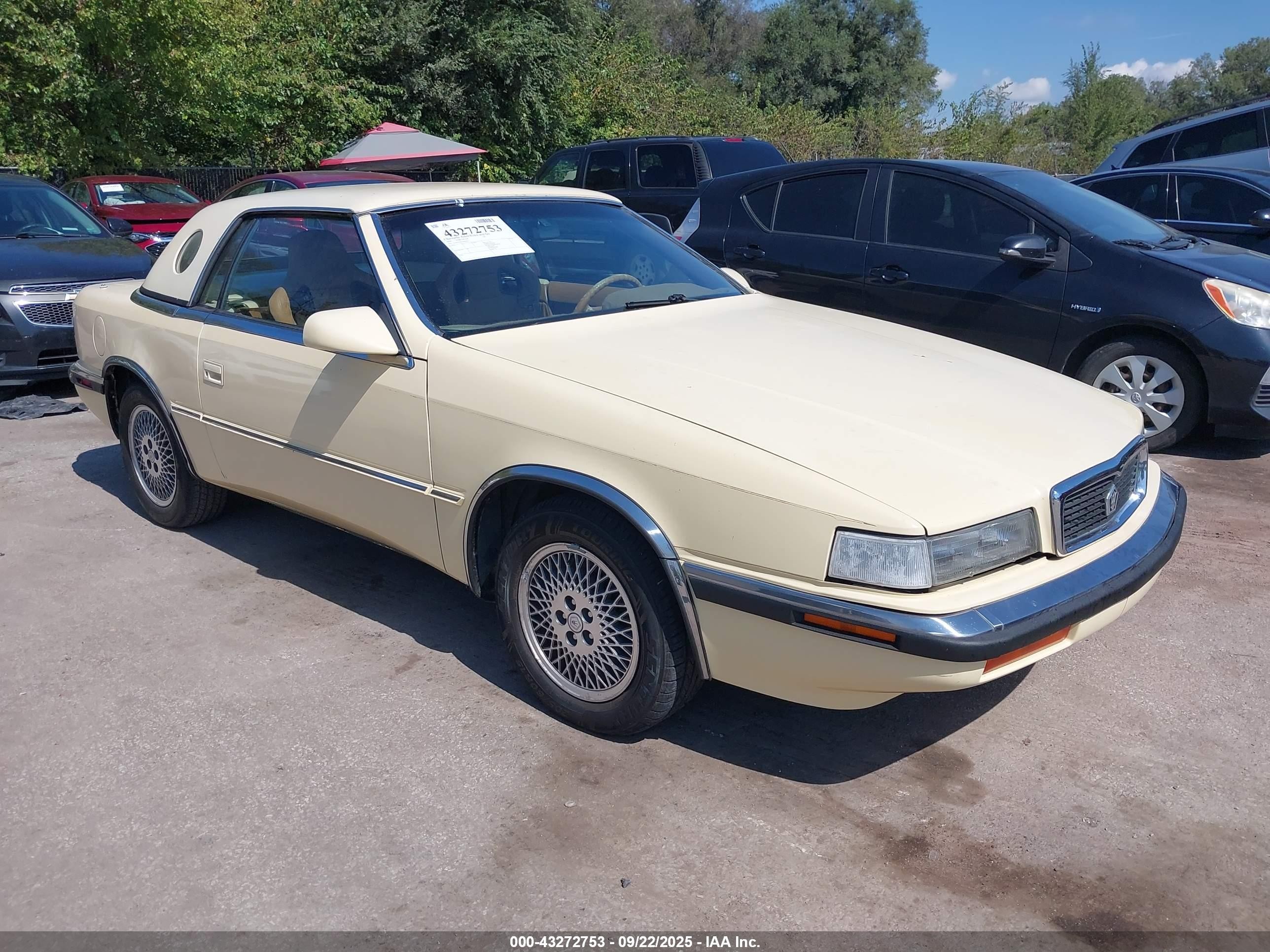 1990 Chrysler TC by Maserati, VIN ZC2FS1204LB205623 — Rear end