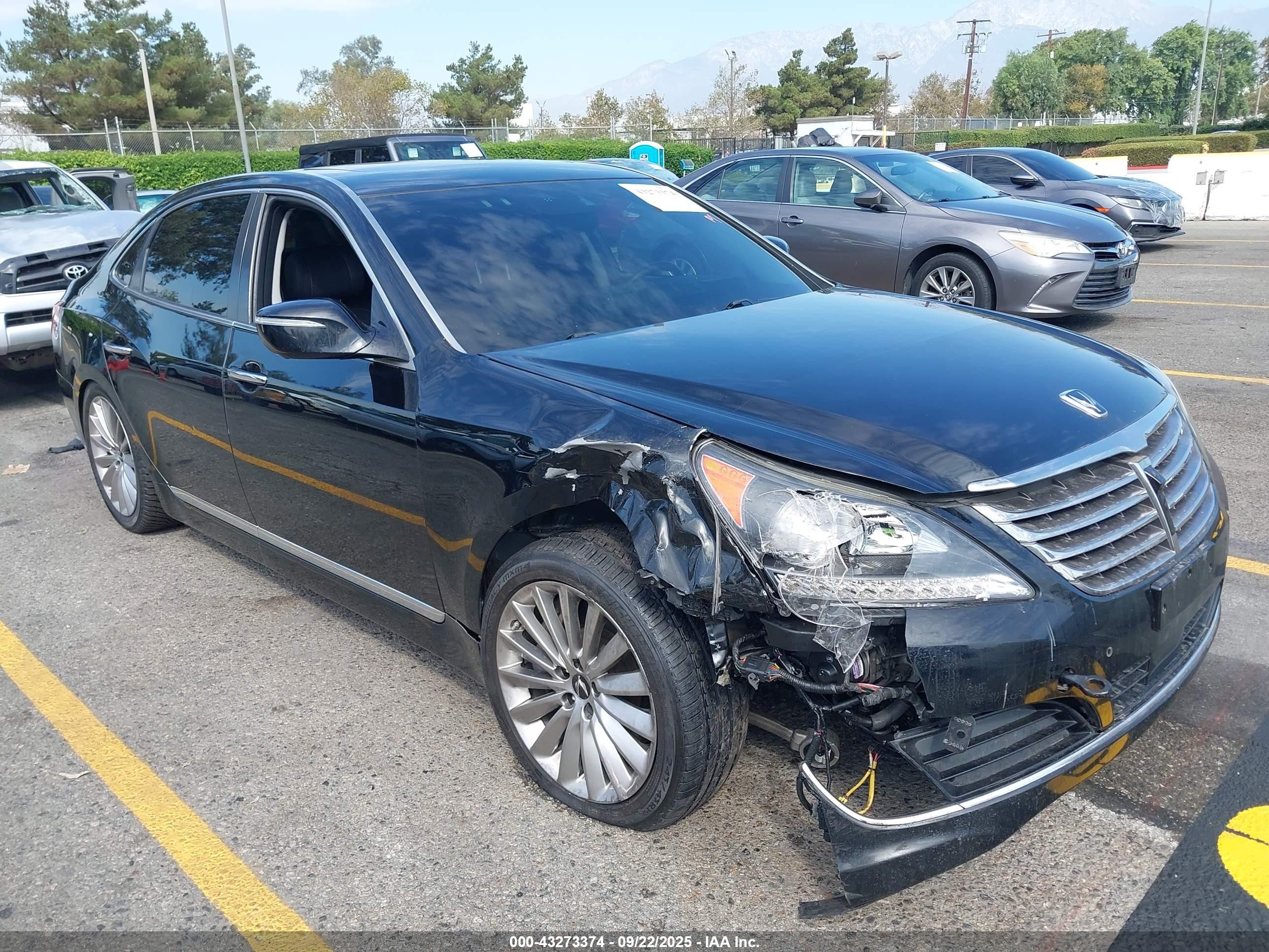 2016 Hyundai Equus Signature, VIN KMHGH4JH2GU102255 — Front end