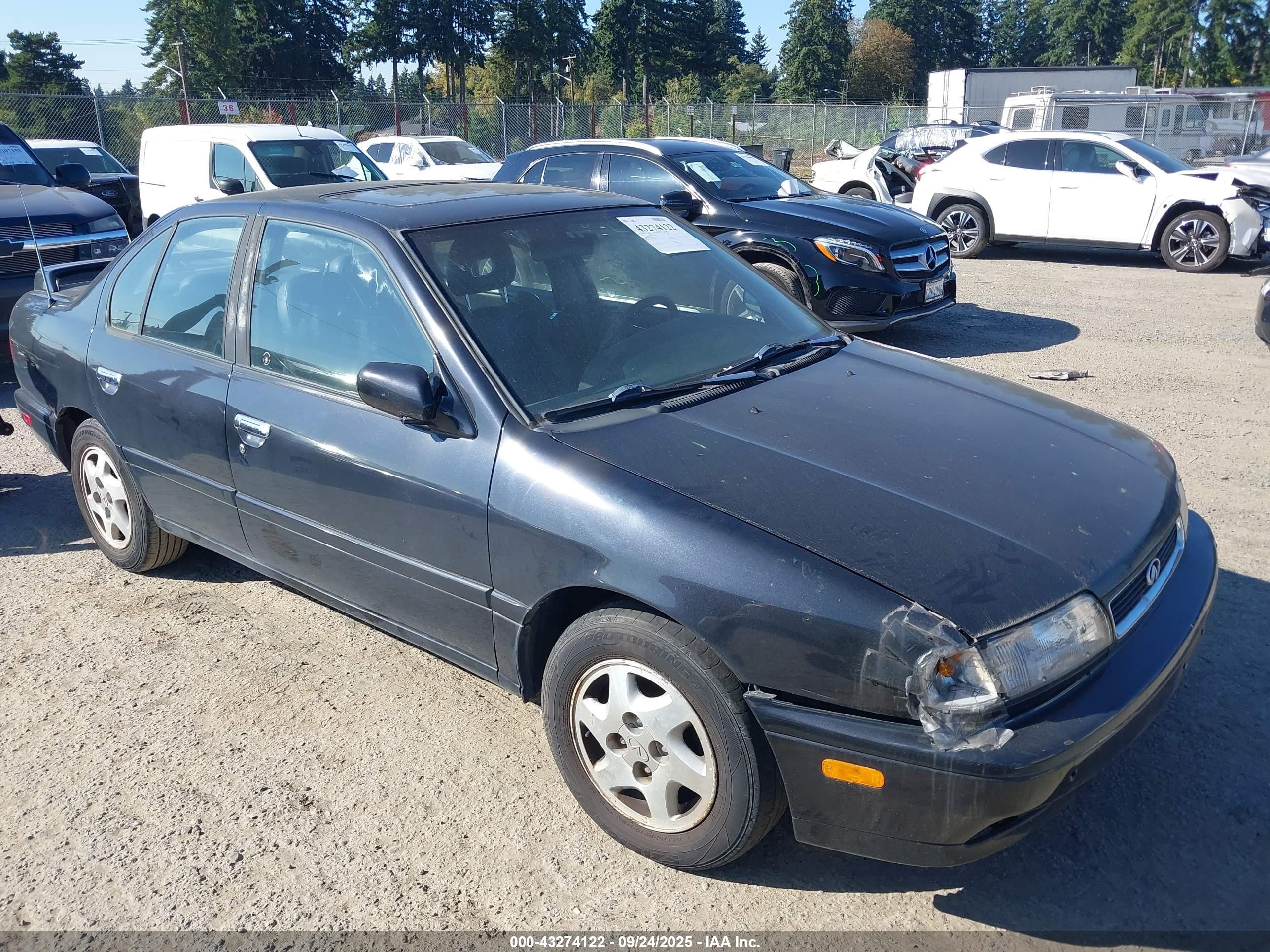 1996 Infiniti G20, VIN JNKCP01D9TT533346 — Front end
