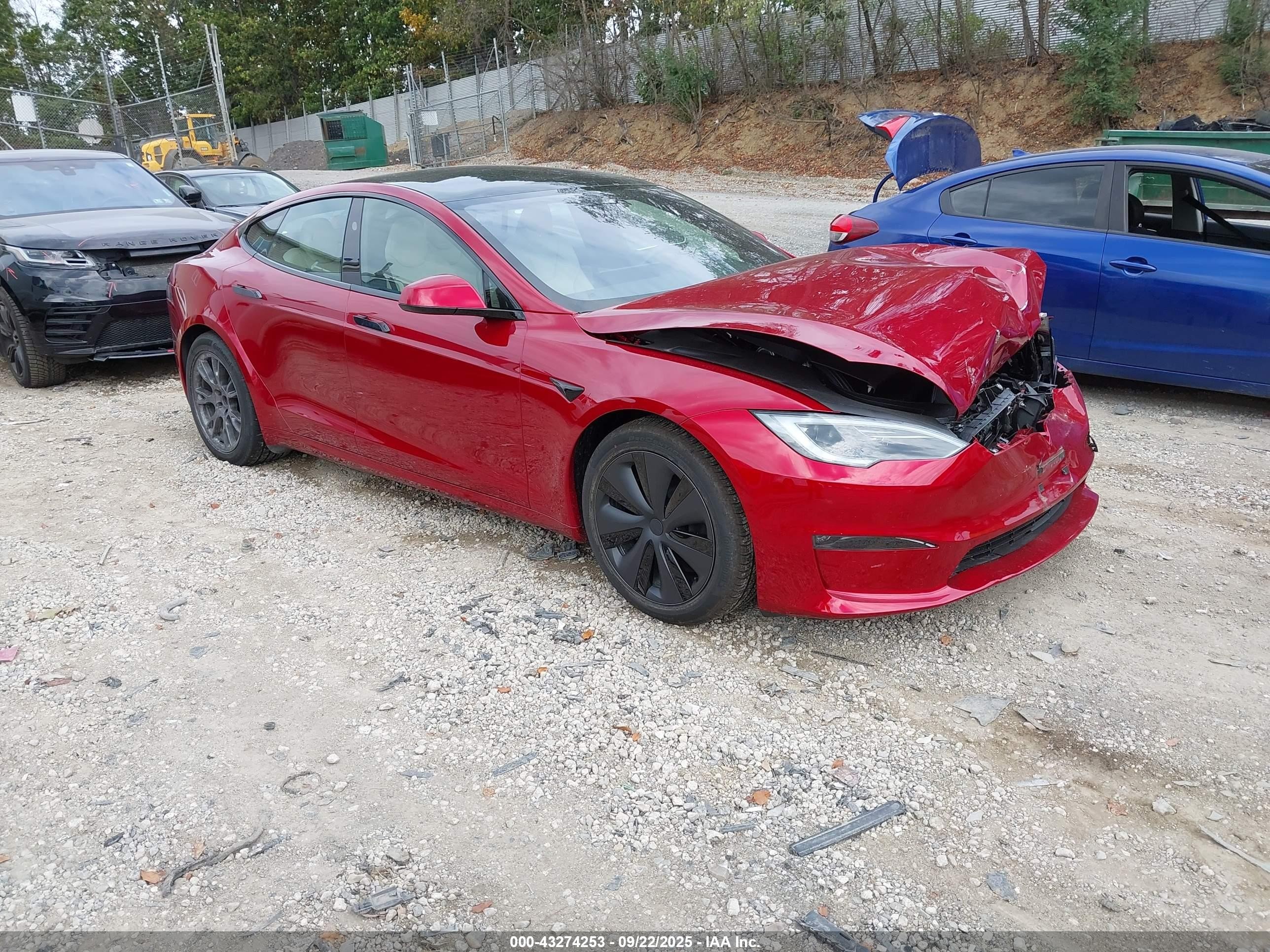 2025 Tesla Model S, VIN 5YJSA1E52SF549185 — Front end
