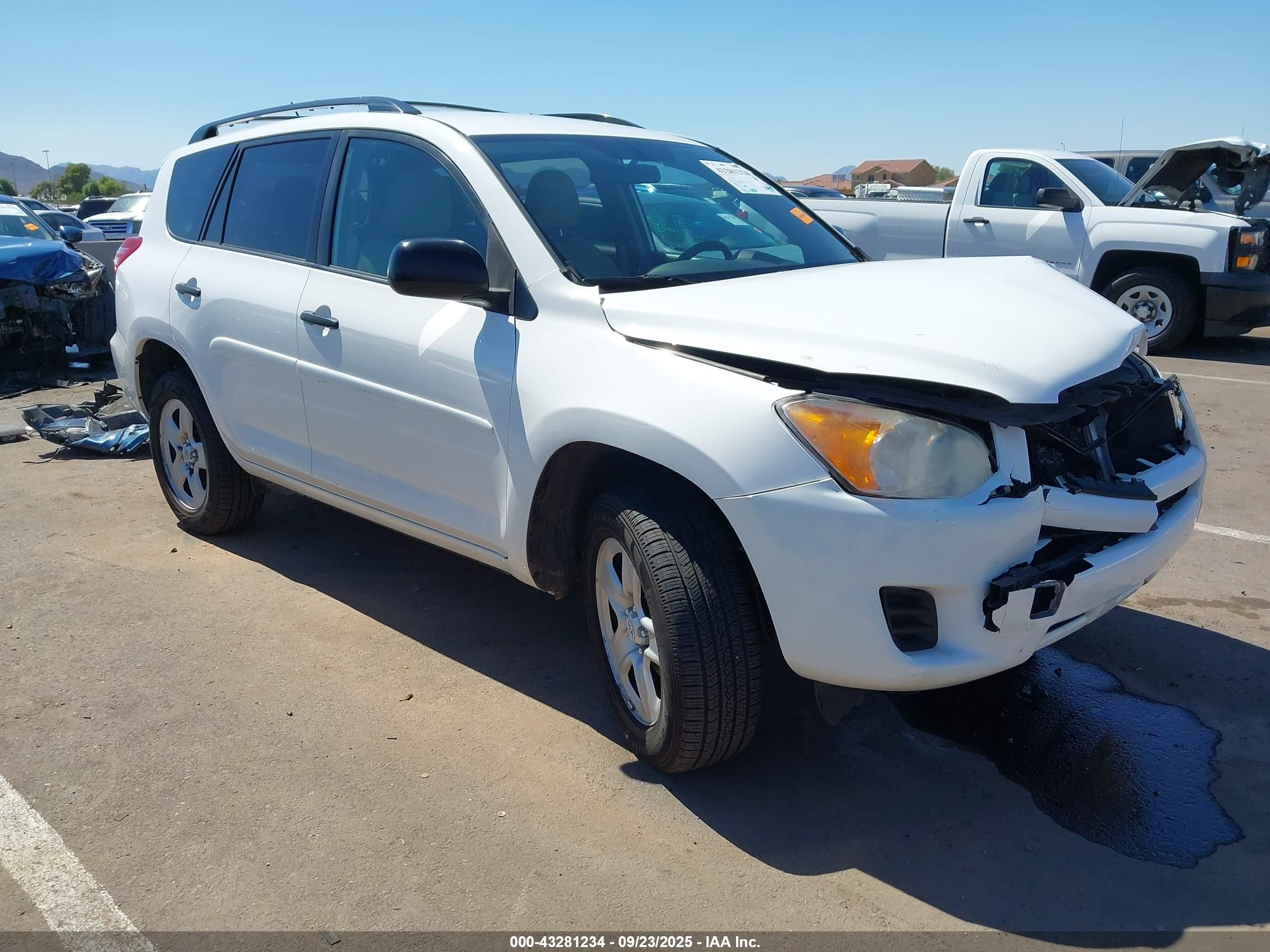 2011 Toyota RAV4, VIN 2T3ZF4DV2BW101347 — Front end