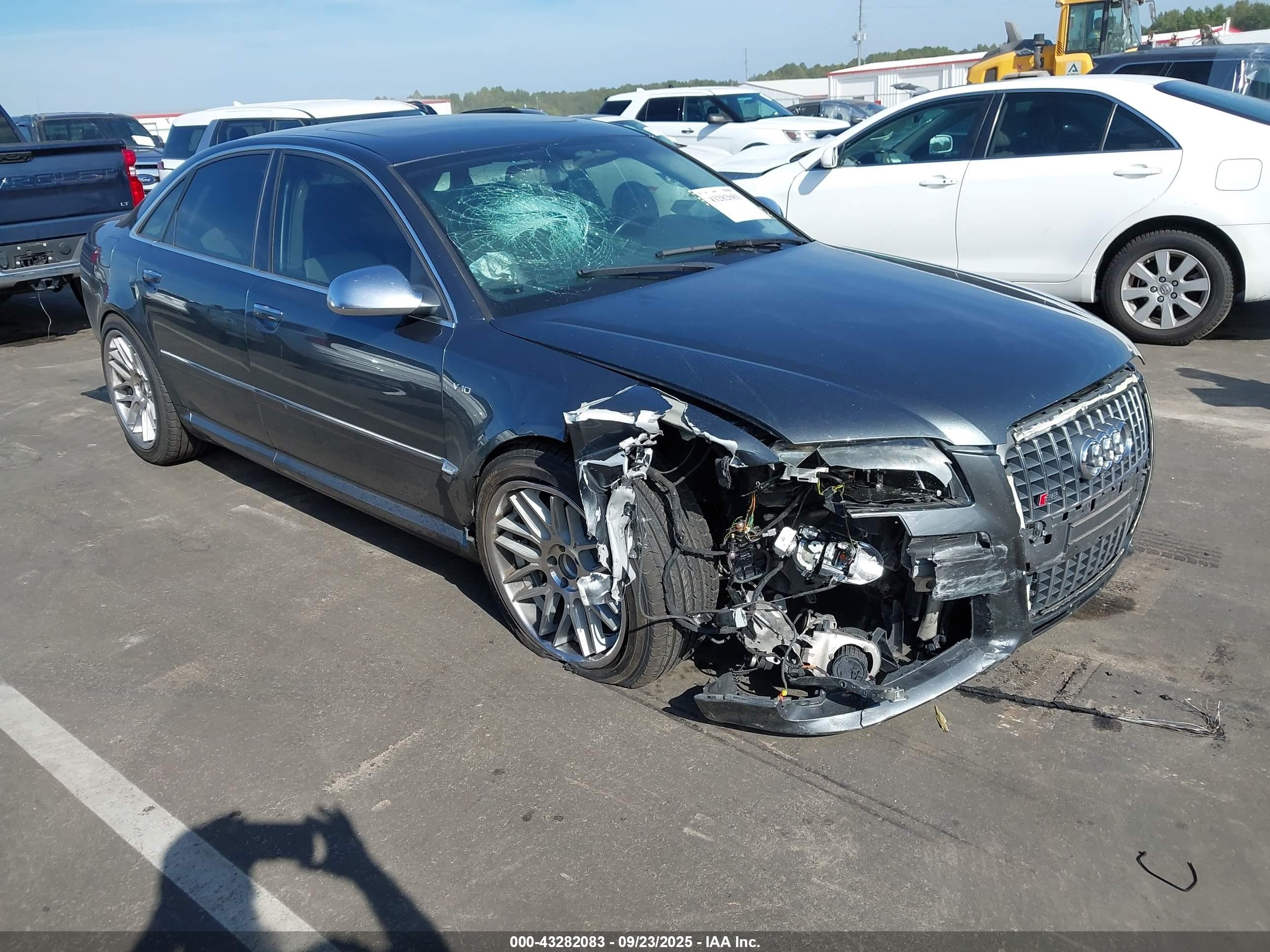 2007 Audi S8, VIN WAUPN44EX7N020652 — Front end